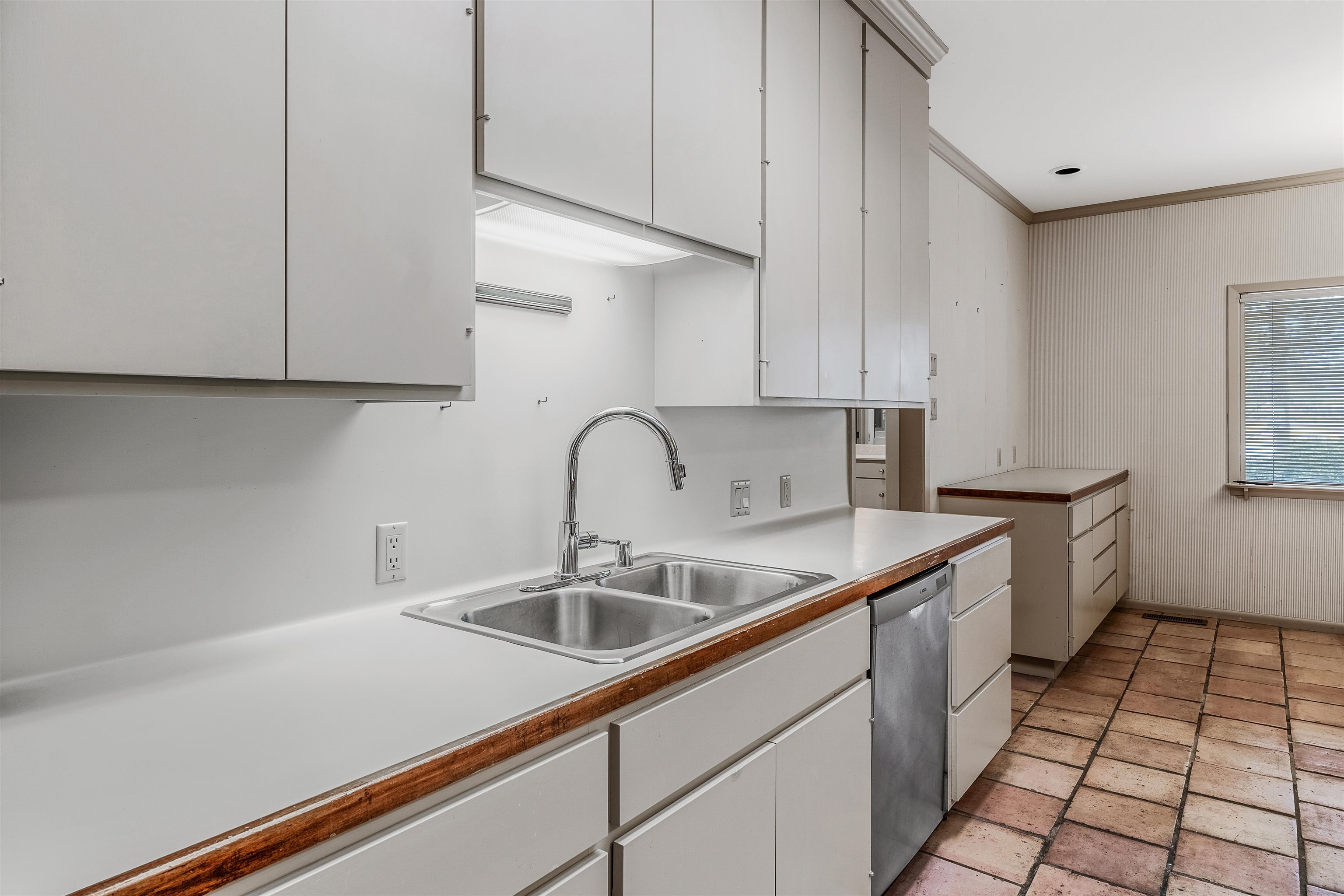 MAUMELLE CLUB MANOR TO CRYSTAL - Residential