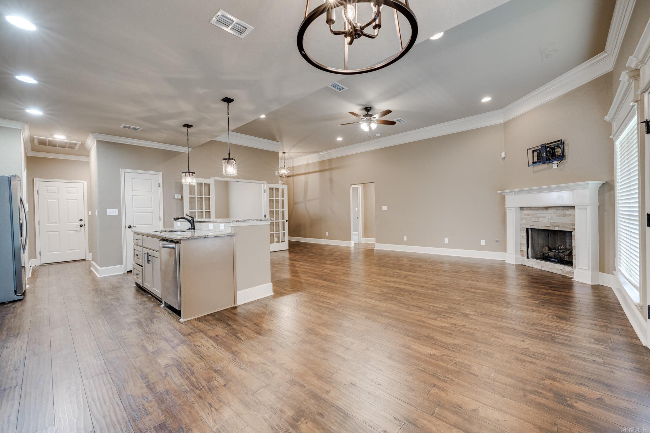 STONE LINKS ADDN - Residential