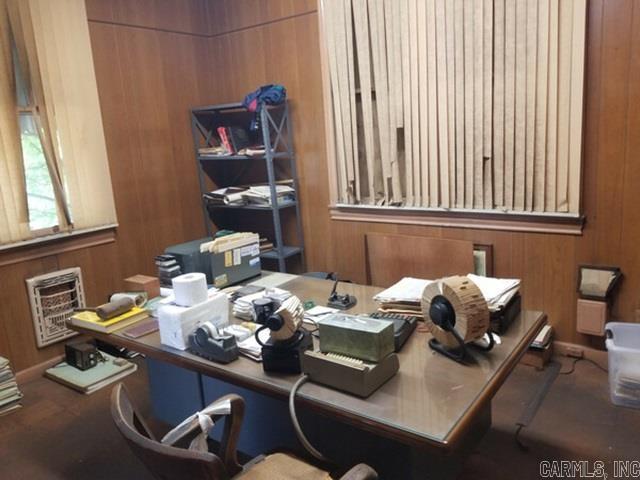 Burns - Commercial Sale