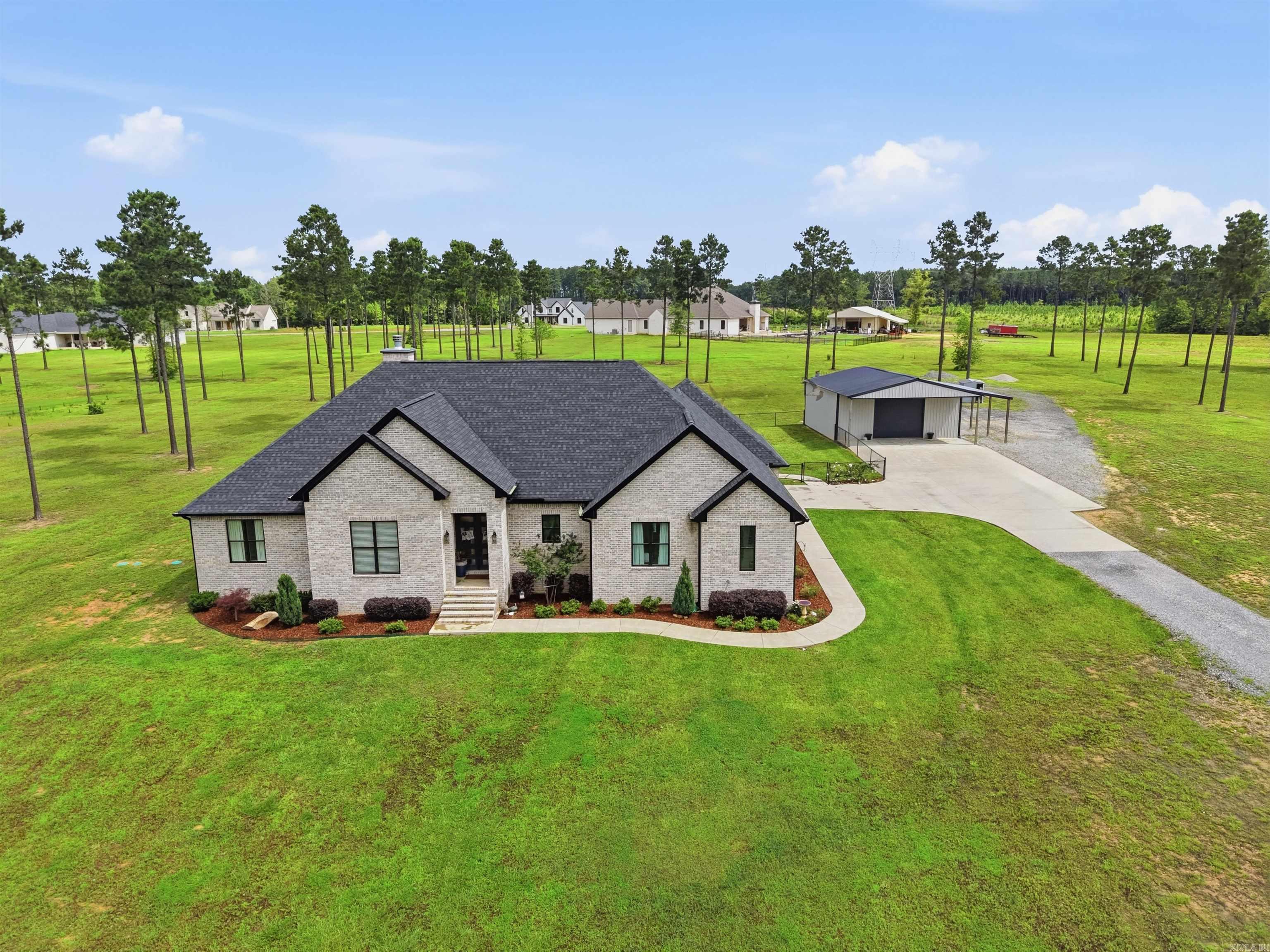 EAGLE RIDGE ESTATES - Residential
