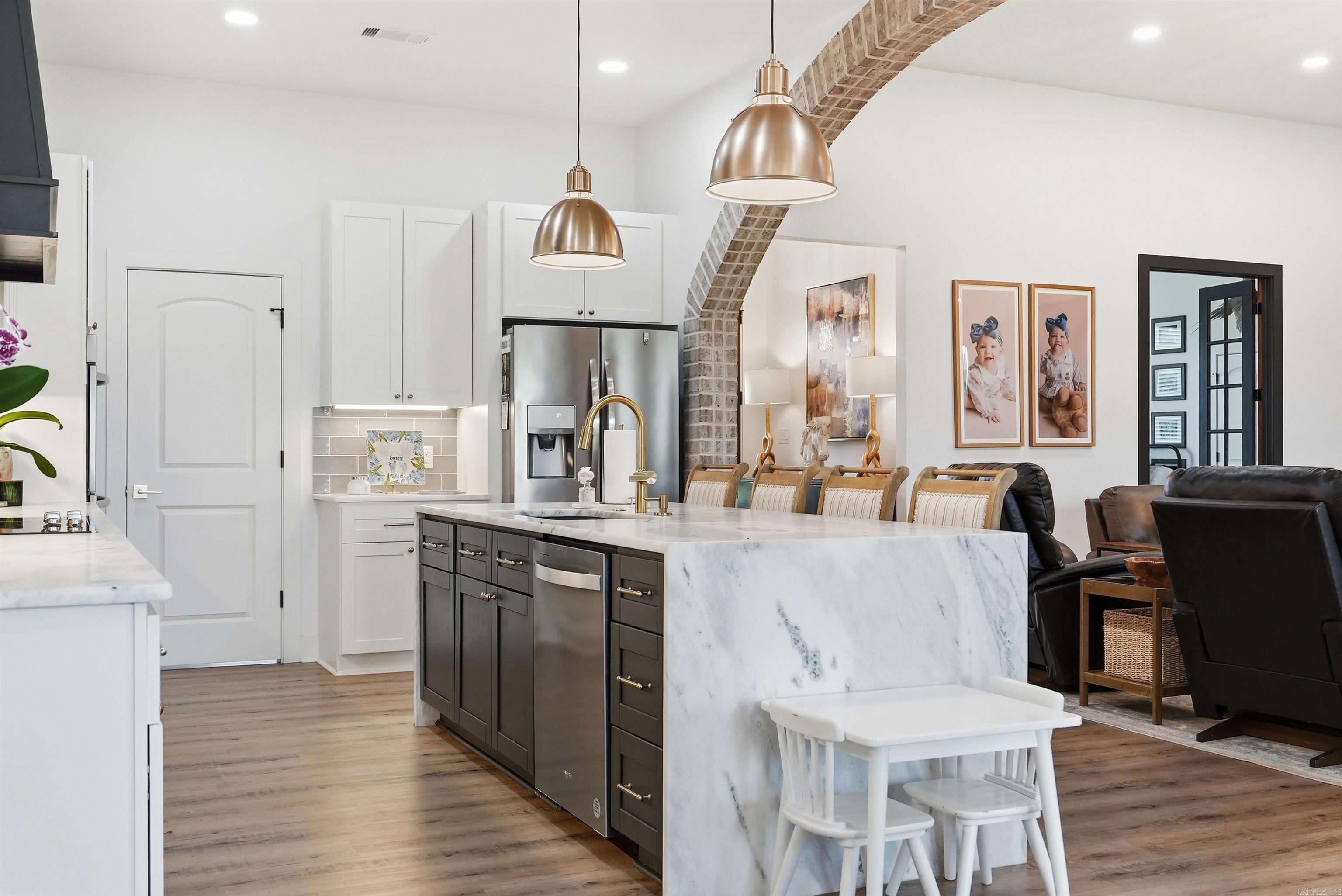 EAGLE RIDGE ESTATES - Residential