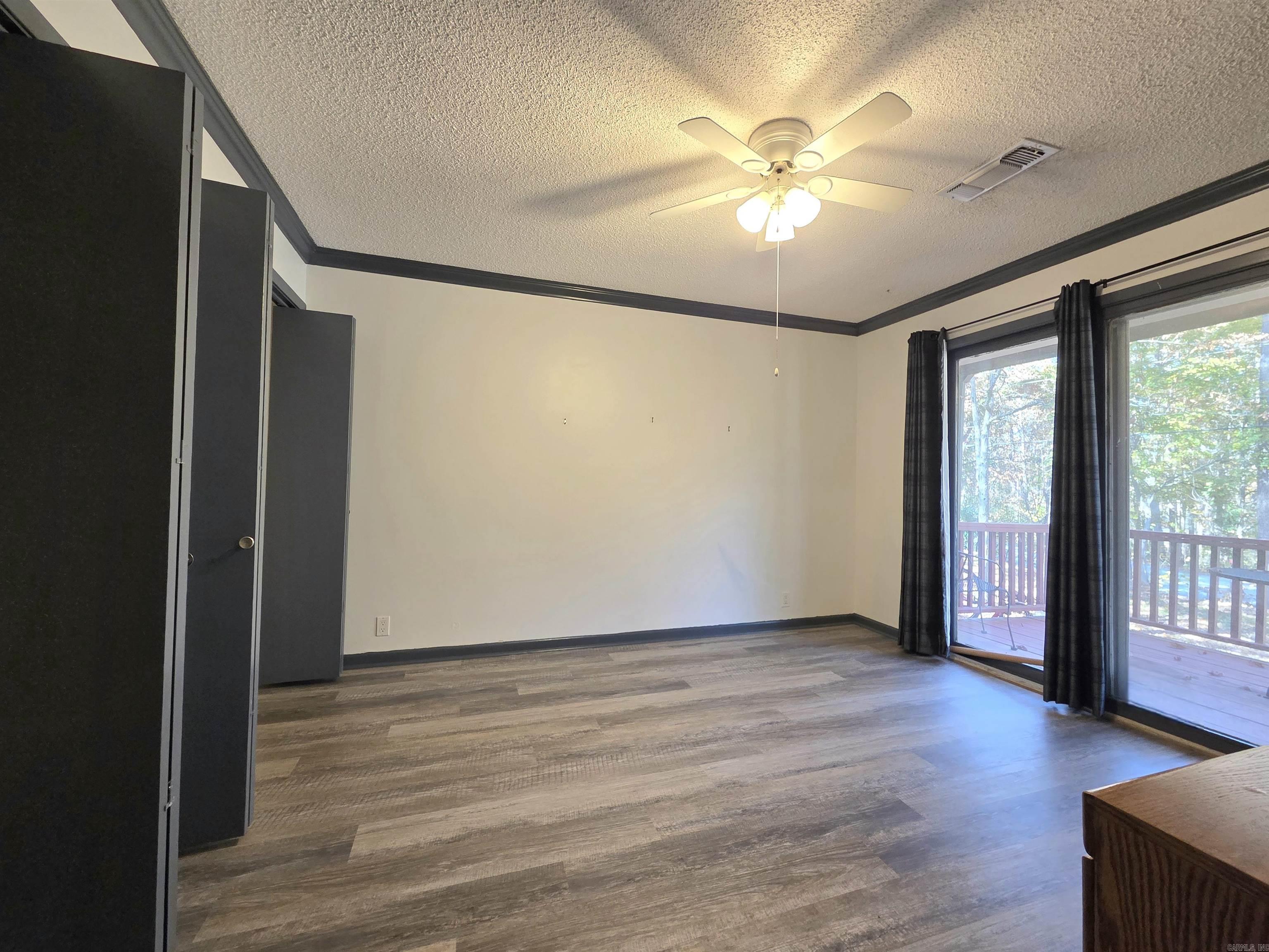 VALENCIA COURTS - Residential