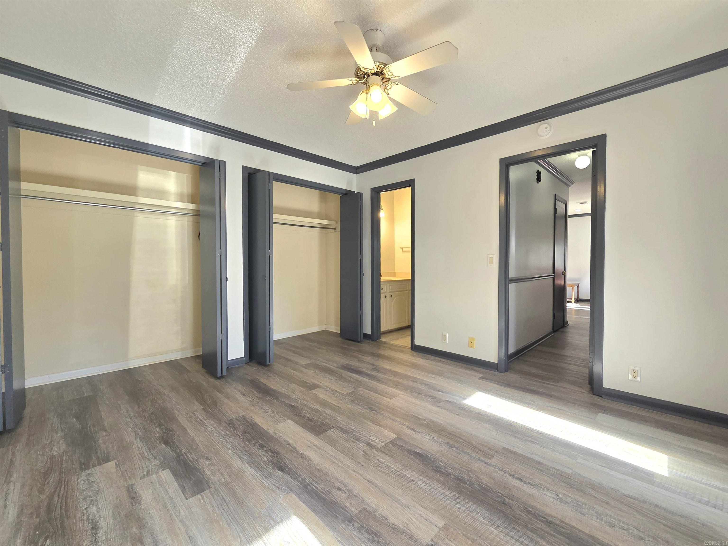 VALENCIA COURTS - Residential