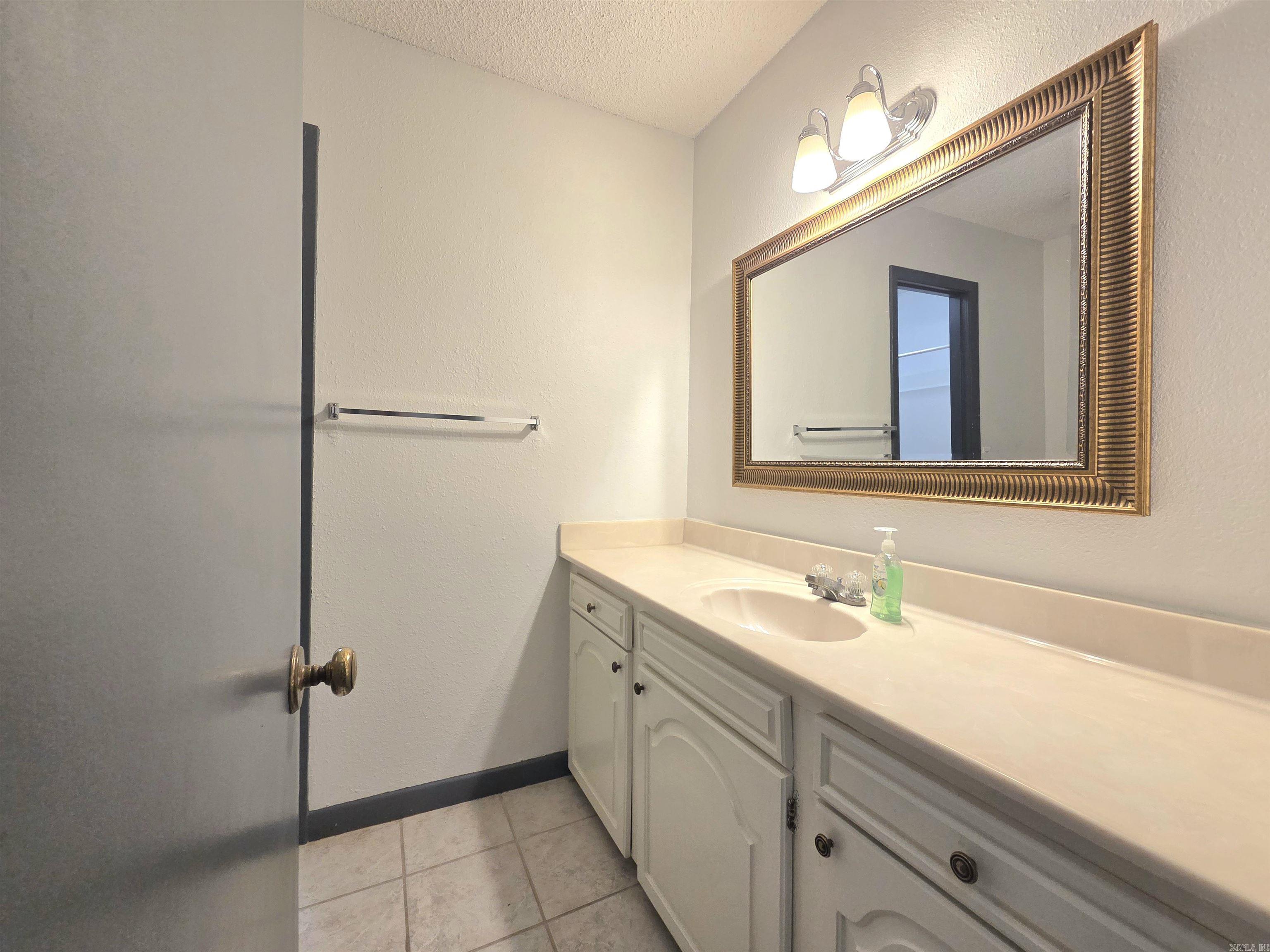 VALENCIA COURTS - Residential