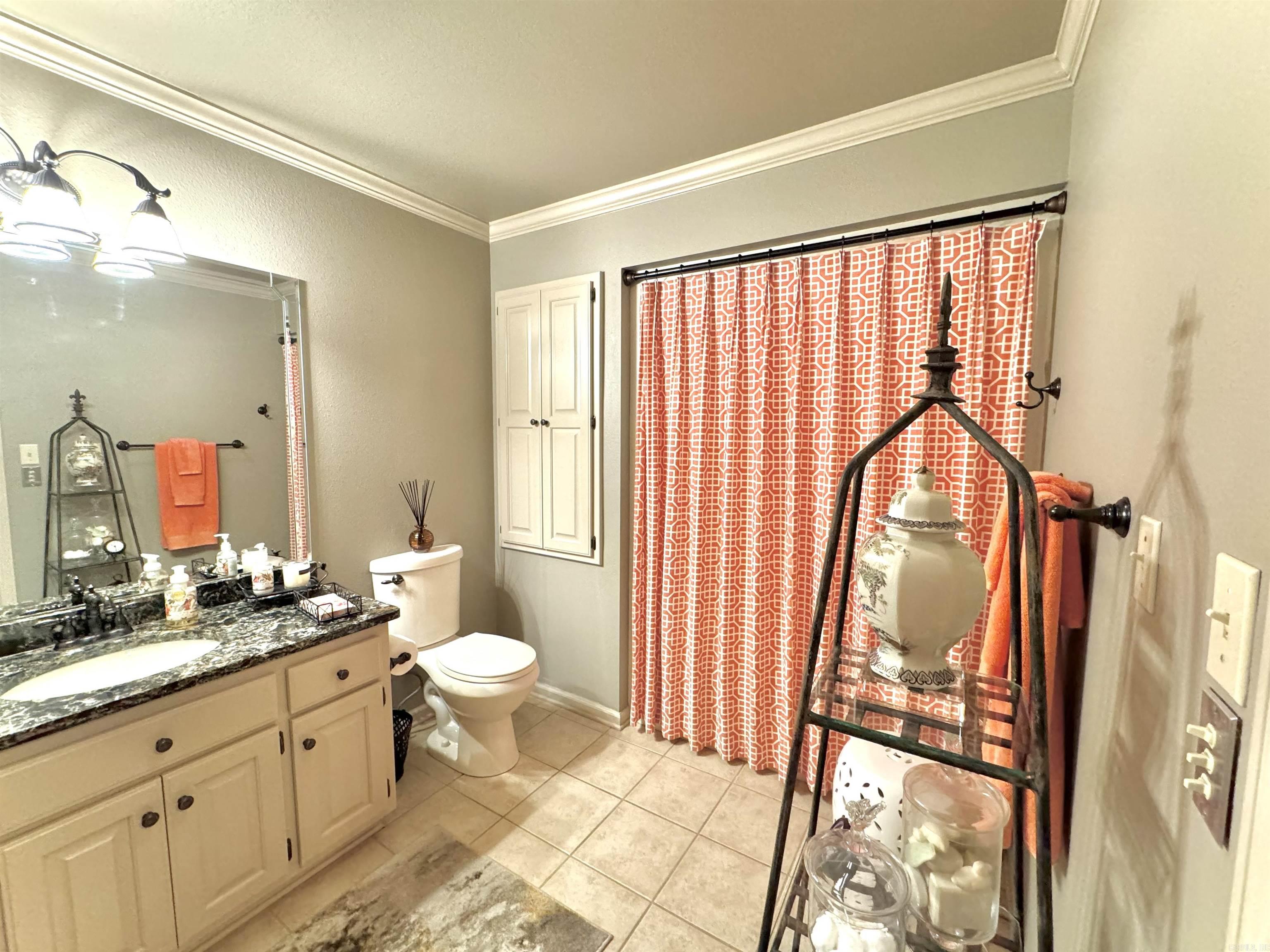 RIVER OAKS - Residential