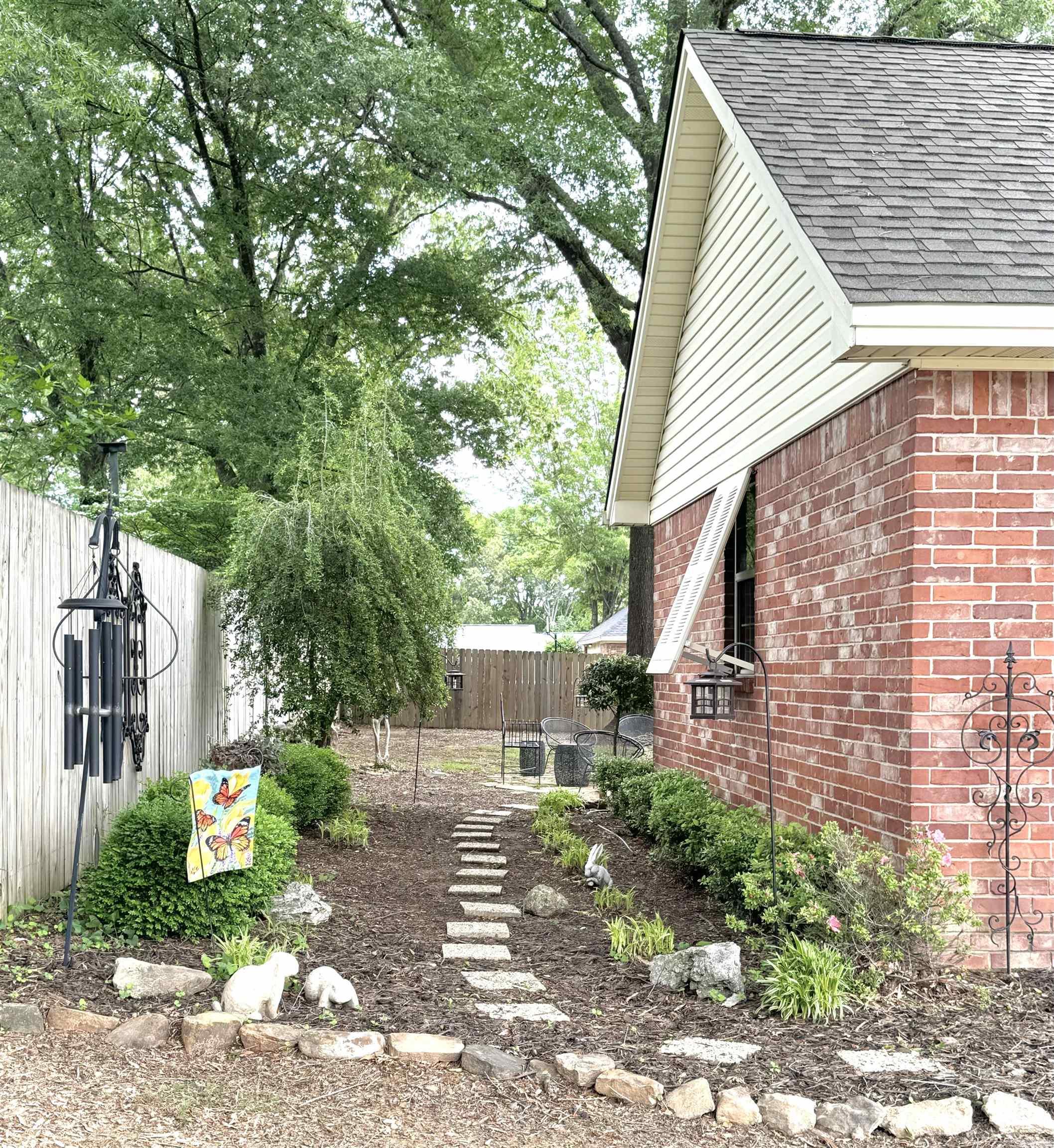 RIVER OAKS - Residential