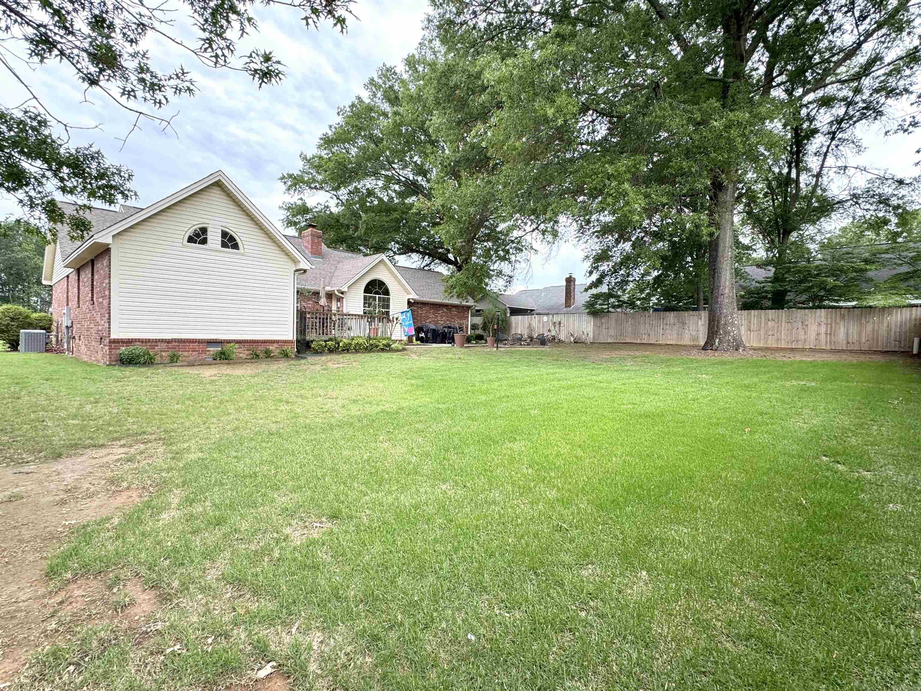 RIVER OAKS - Residential