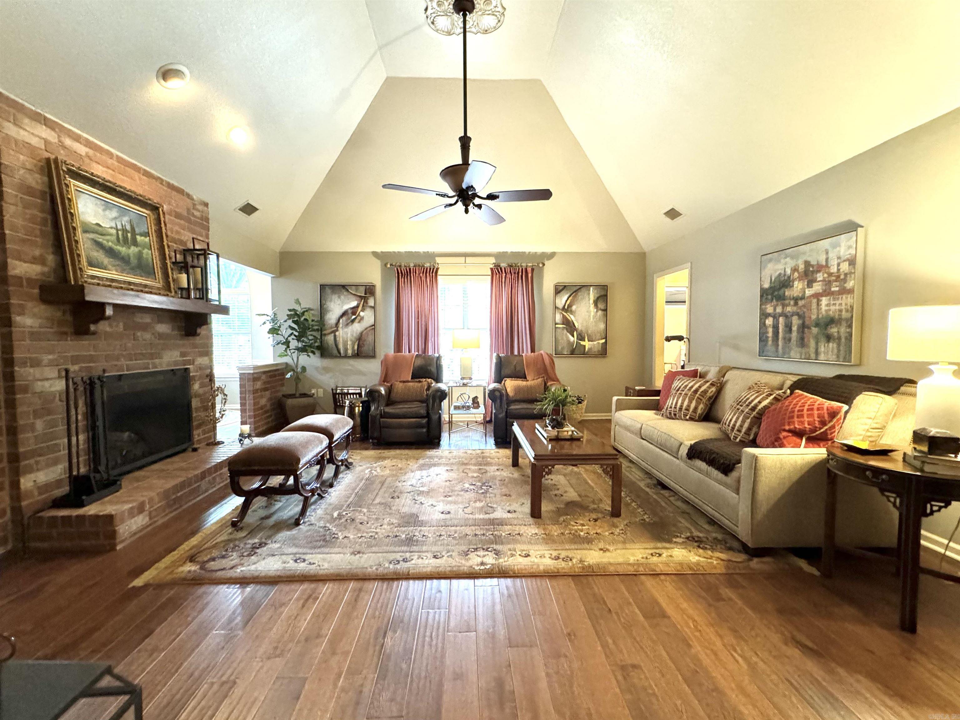 RIVER OAKS - Residential