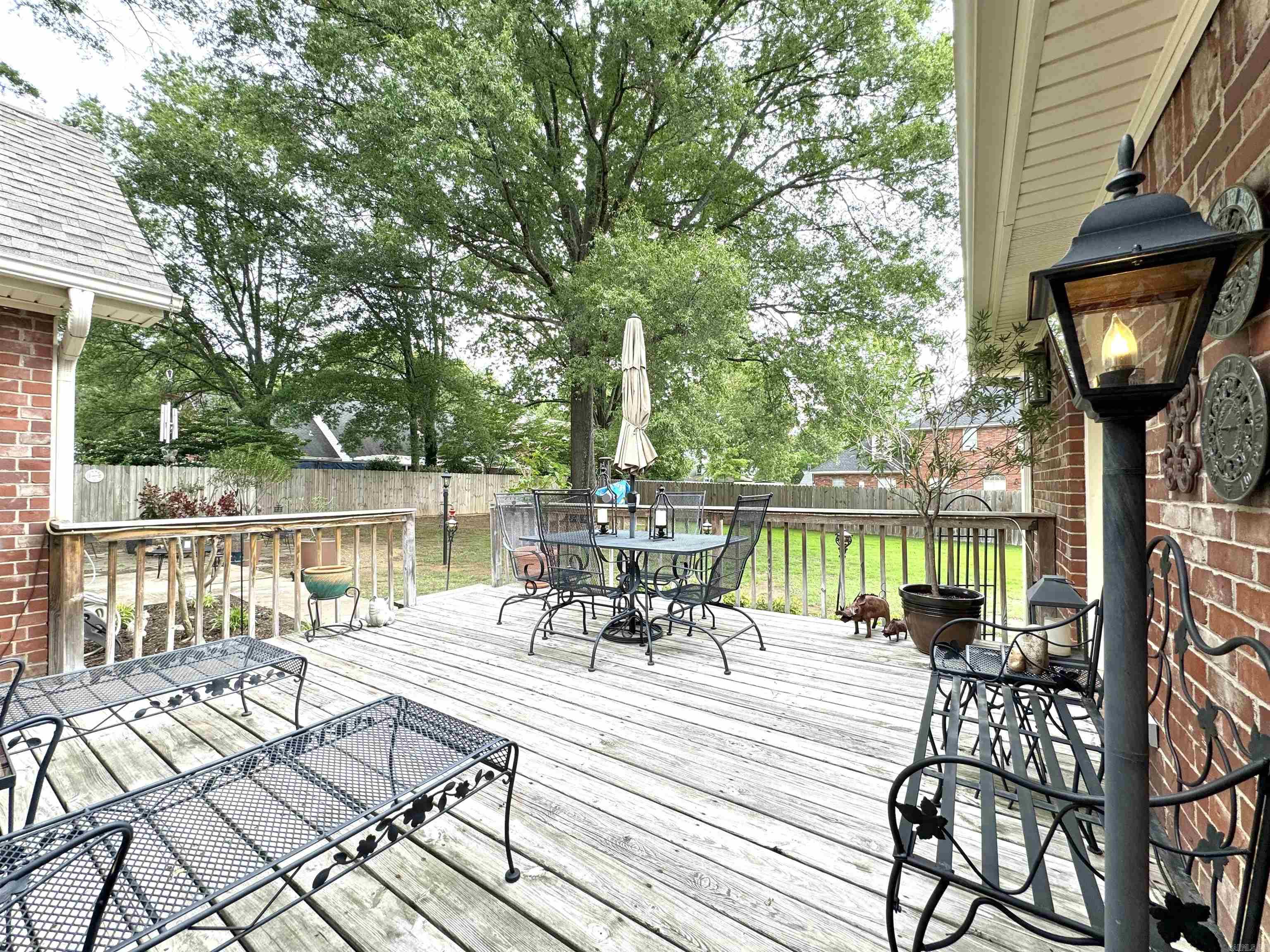 RIVER OAKS - Residential