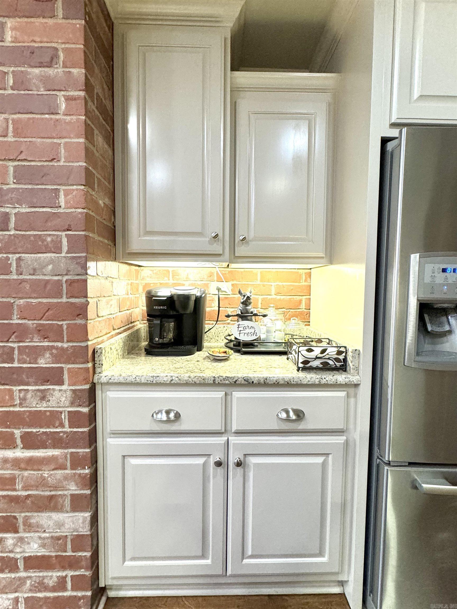 RIVER OAKS - Residential