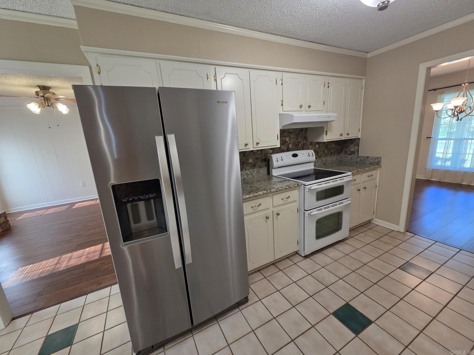 PINEWOOD ESTATES - Residential