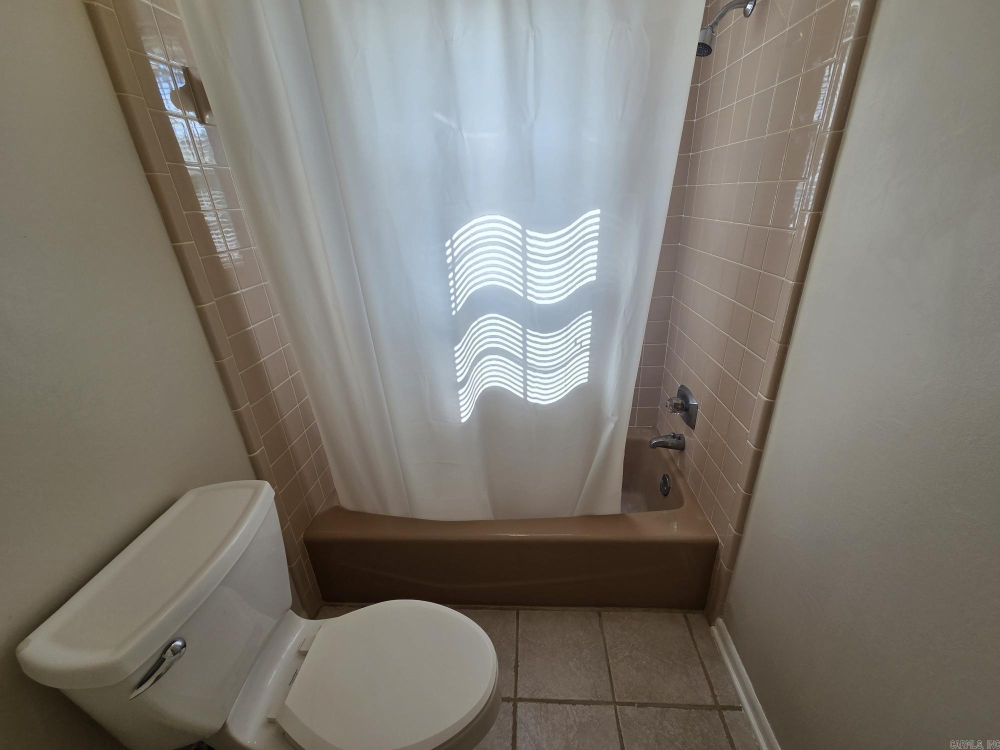 PINEWOOD ESTATES - Residential