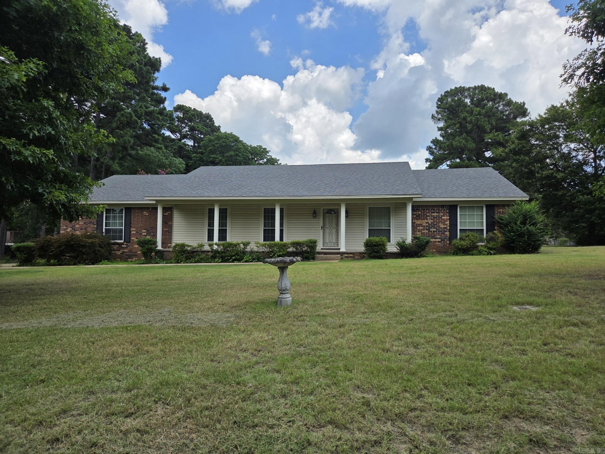 PINEWOOD ESTATES - Residential