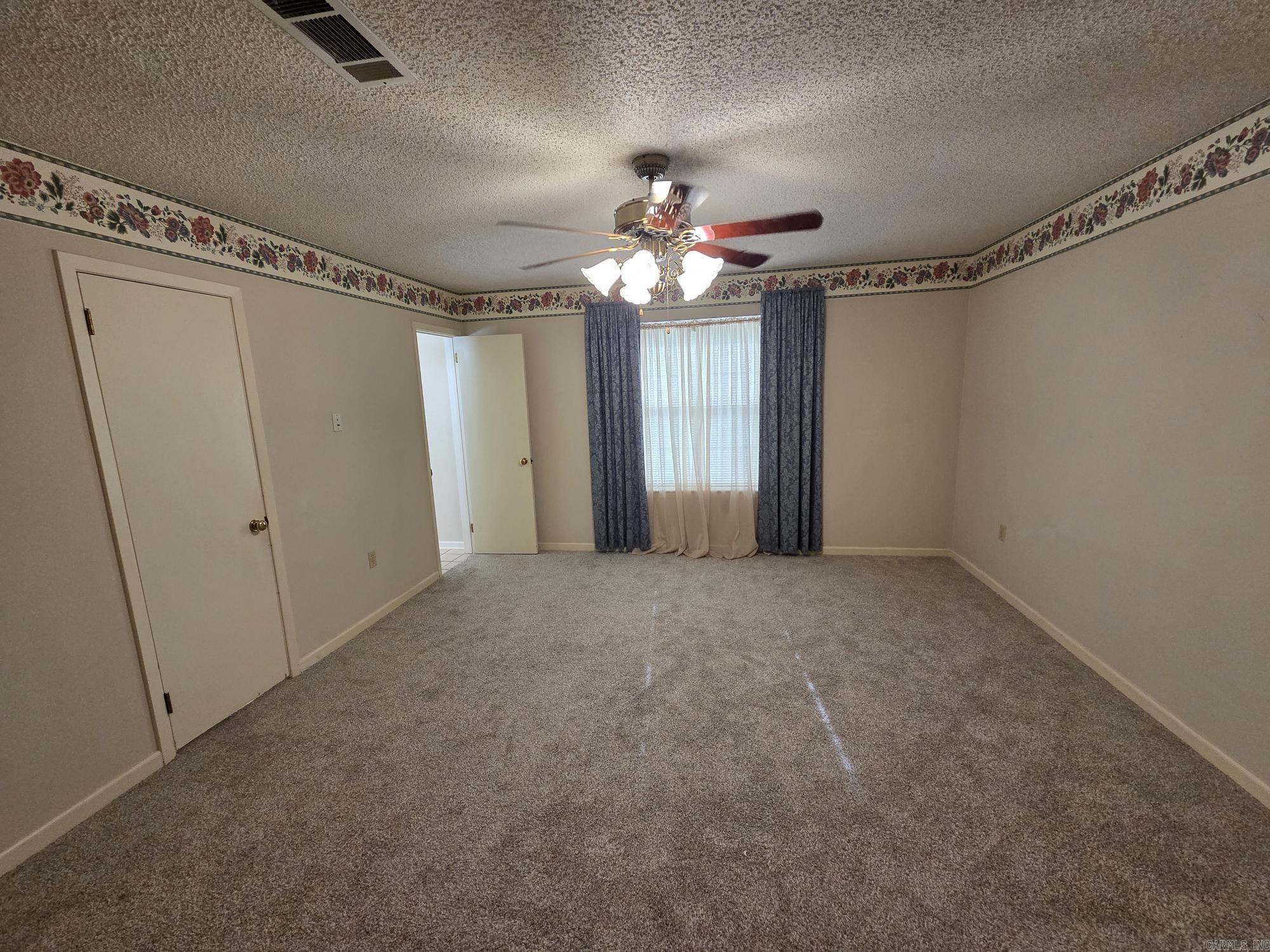 PINEWOOD ESTATES - Residential