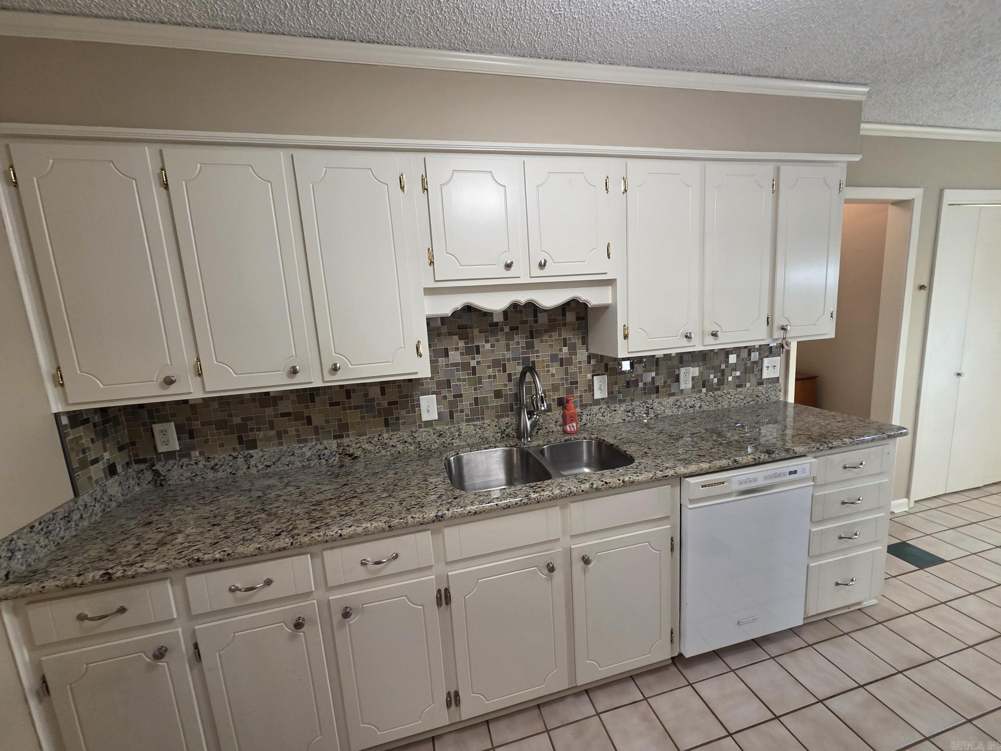 PINEWOOD ESTATES - Residential