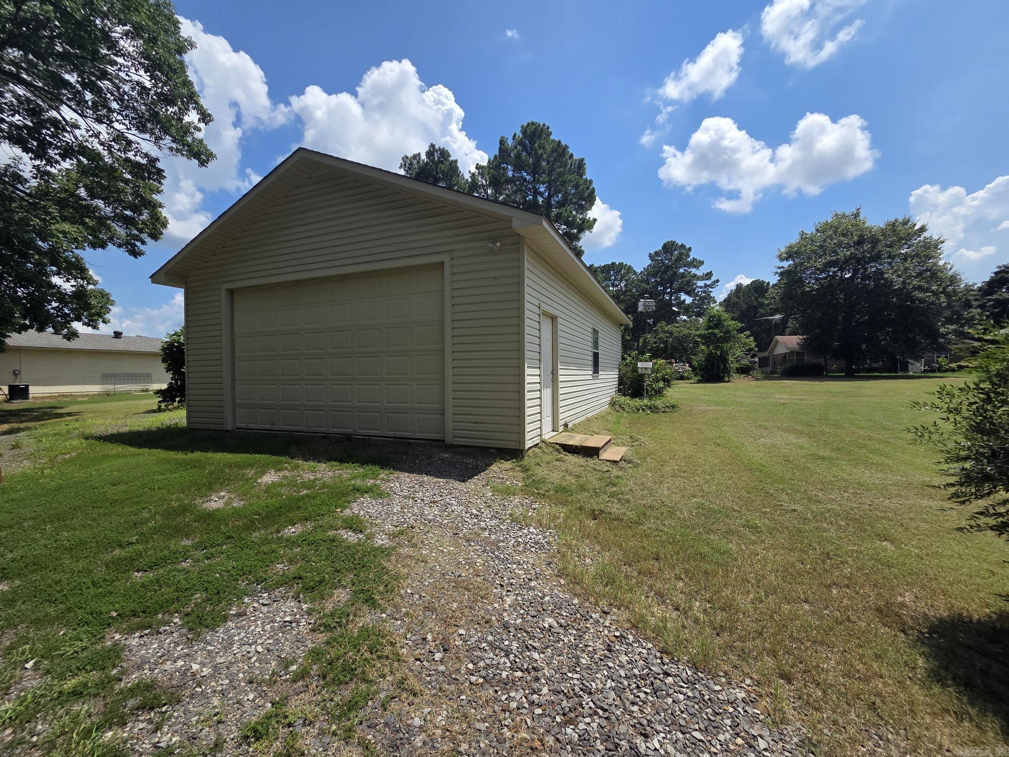 PINEWOOD ESTATES - Residential