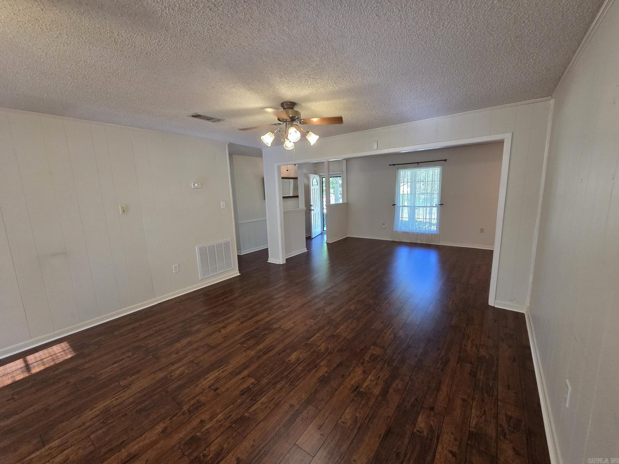 PINEWOOD ESTATES - Residential