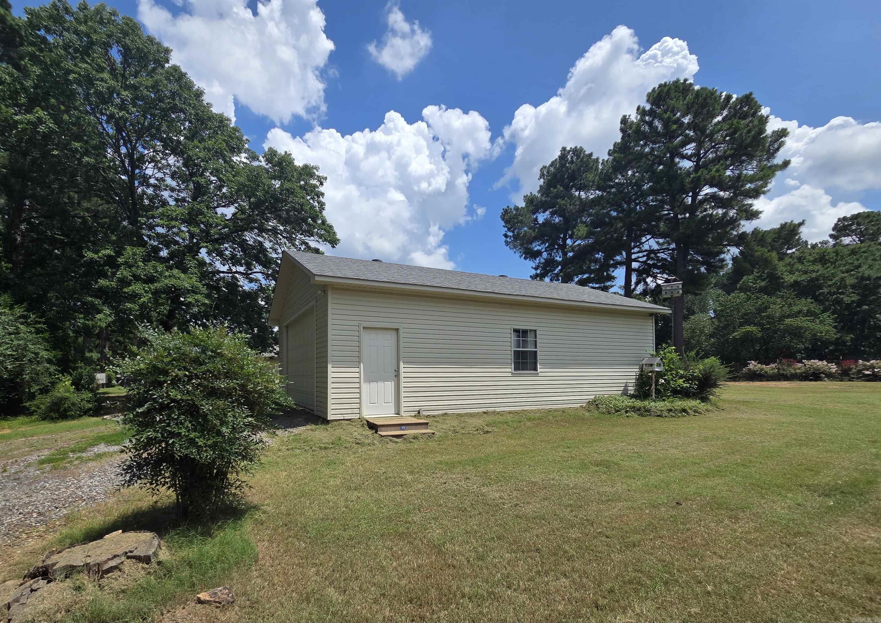 PINEWOOD ESTATES - Residential