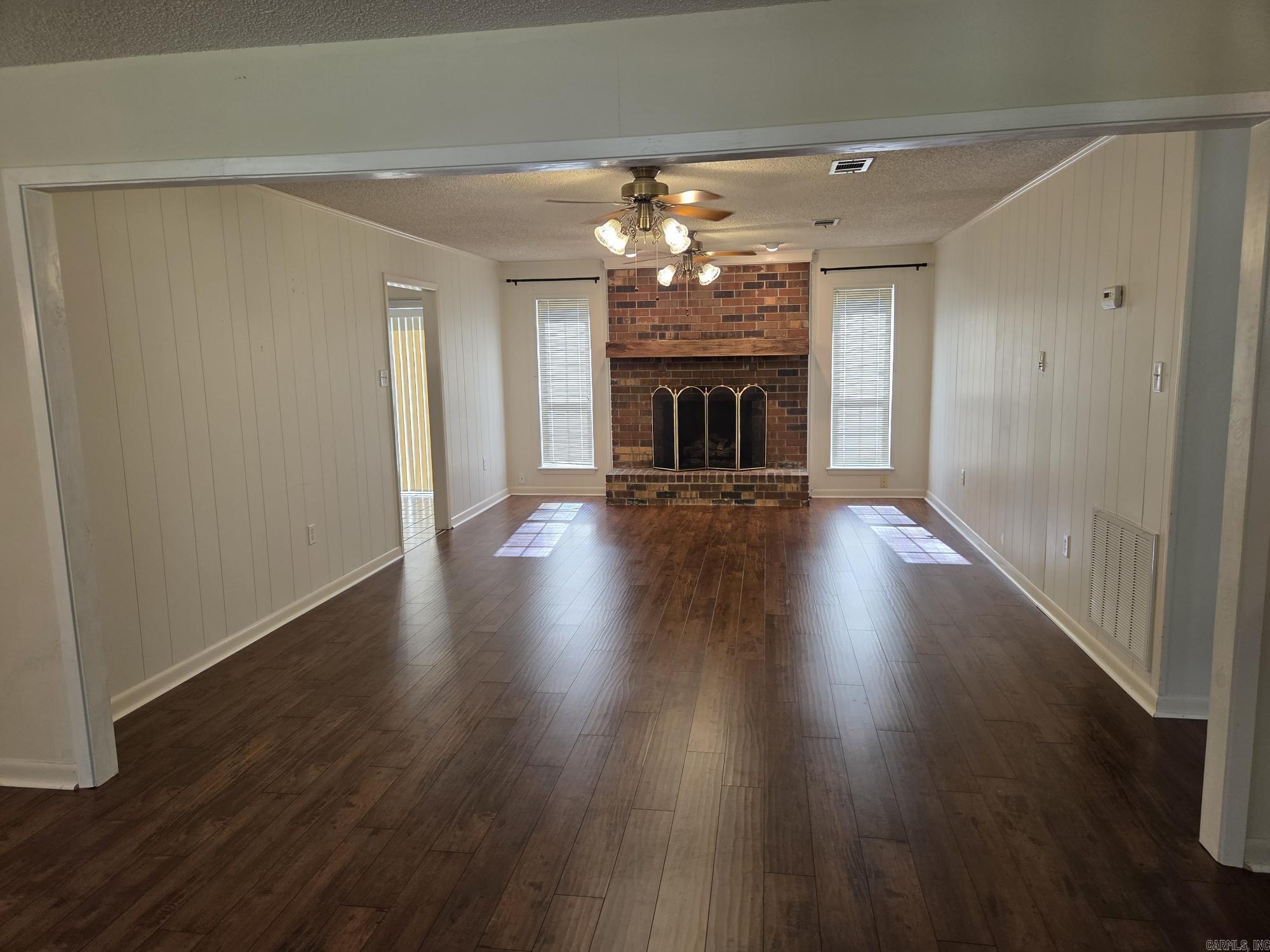 PINEWOOD ESTATES - Residential