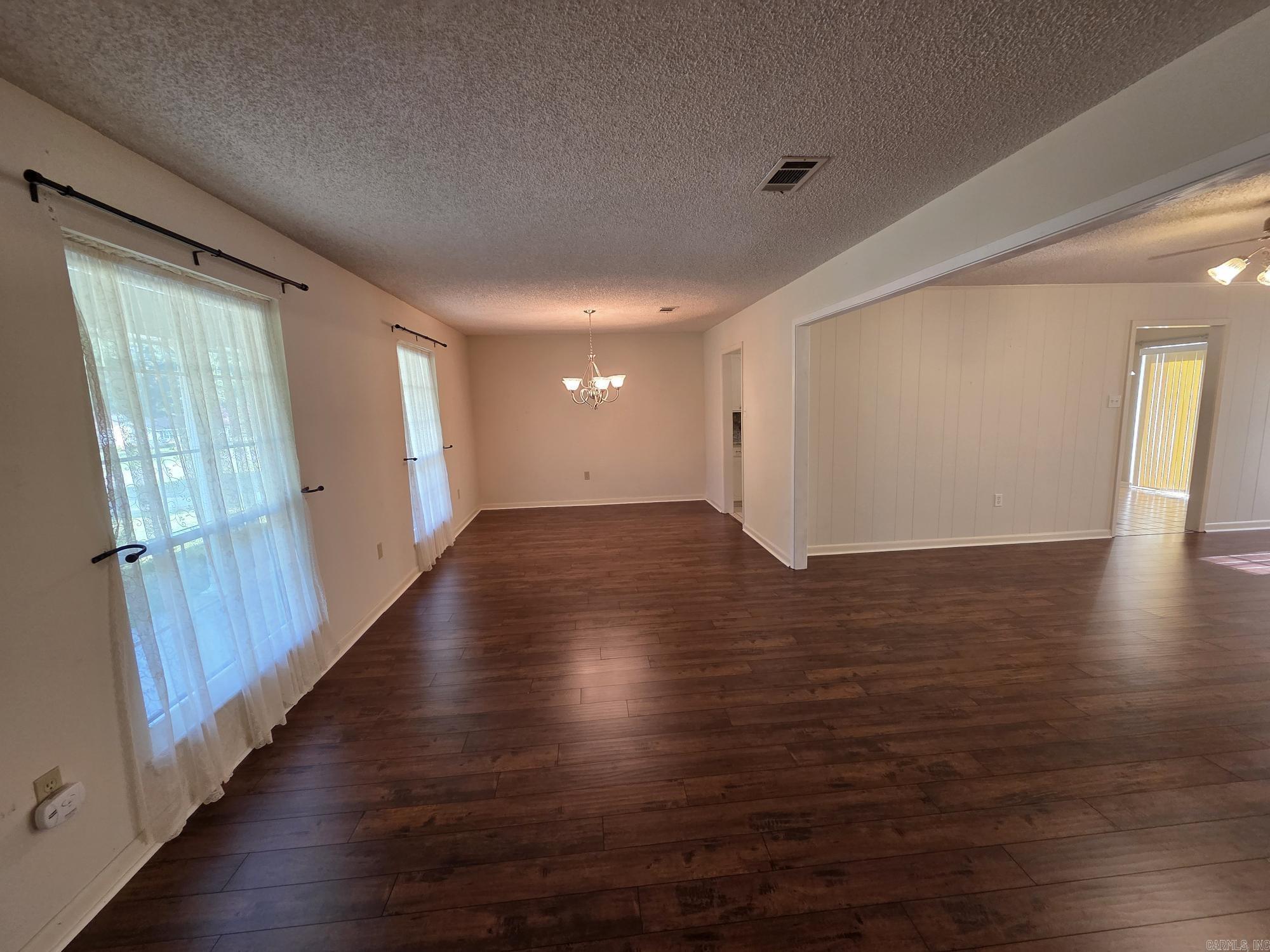 PINEWOOD ESTATES - Residential