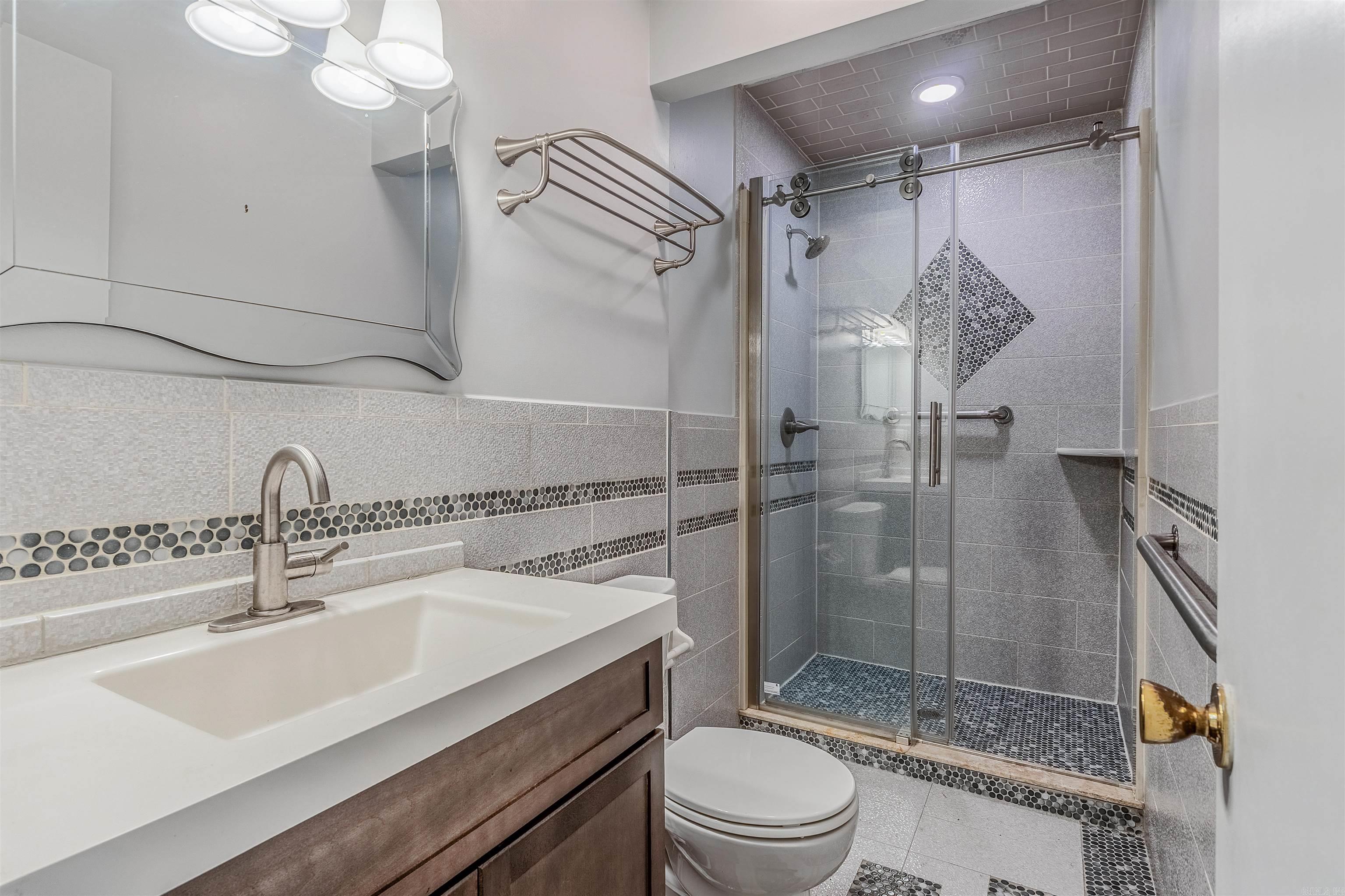 TREASURE HILL - Residential