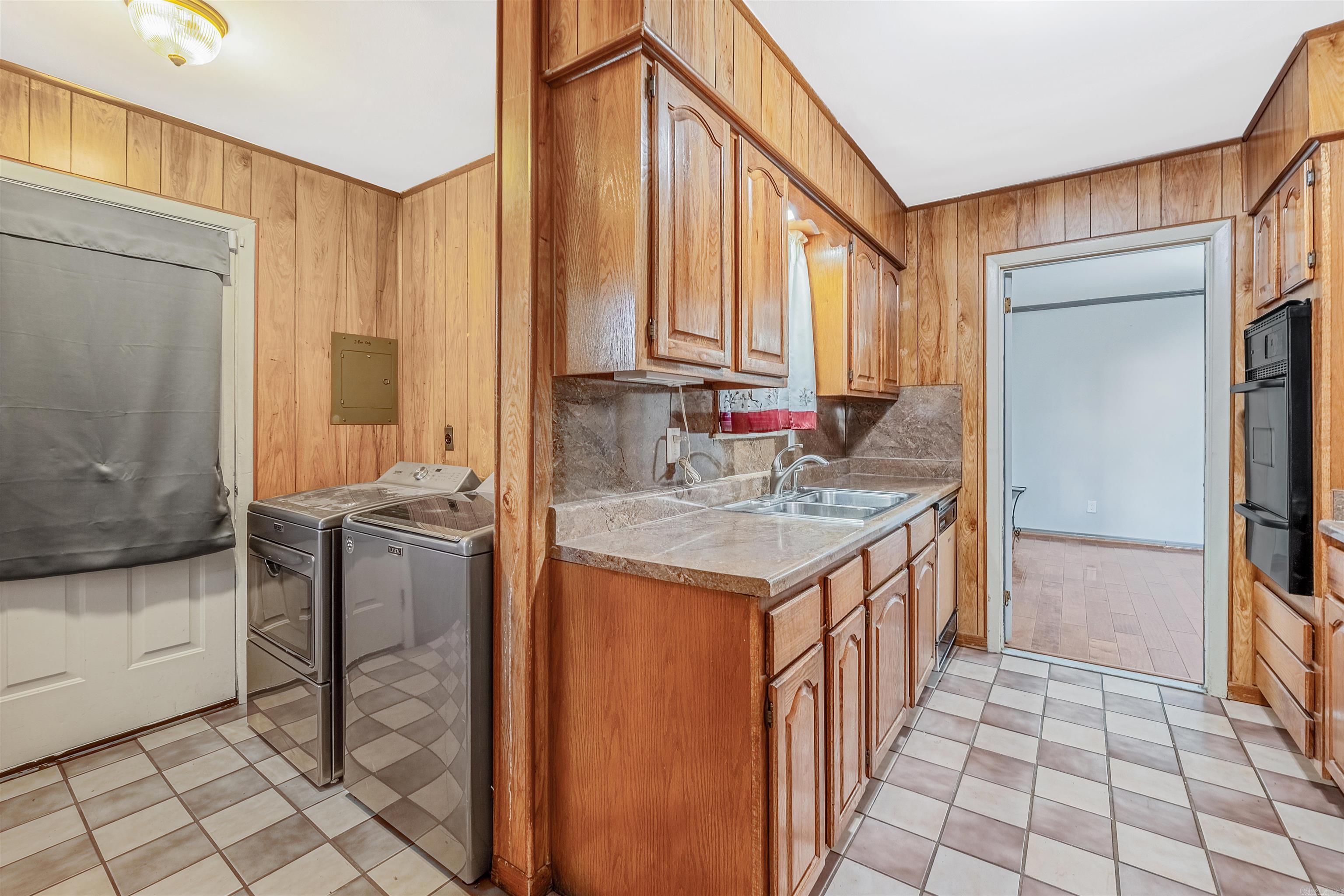 TREASURE HILL - Residential