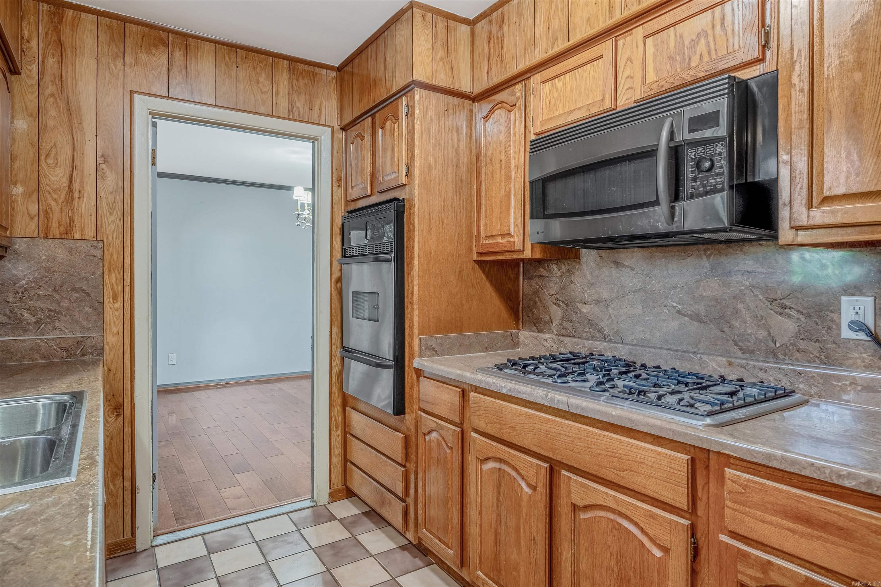 TREASURE HILL - Residential