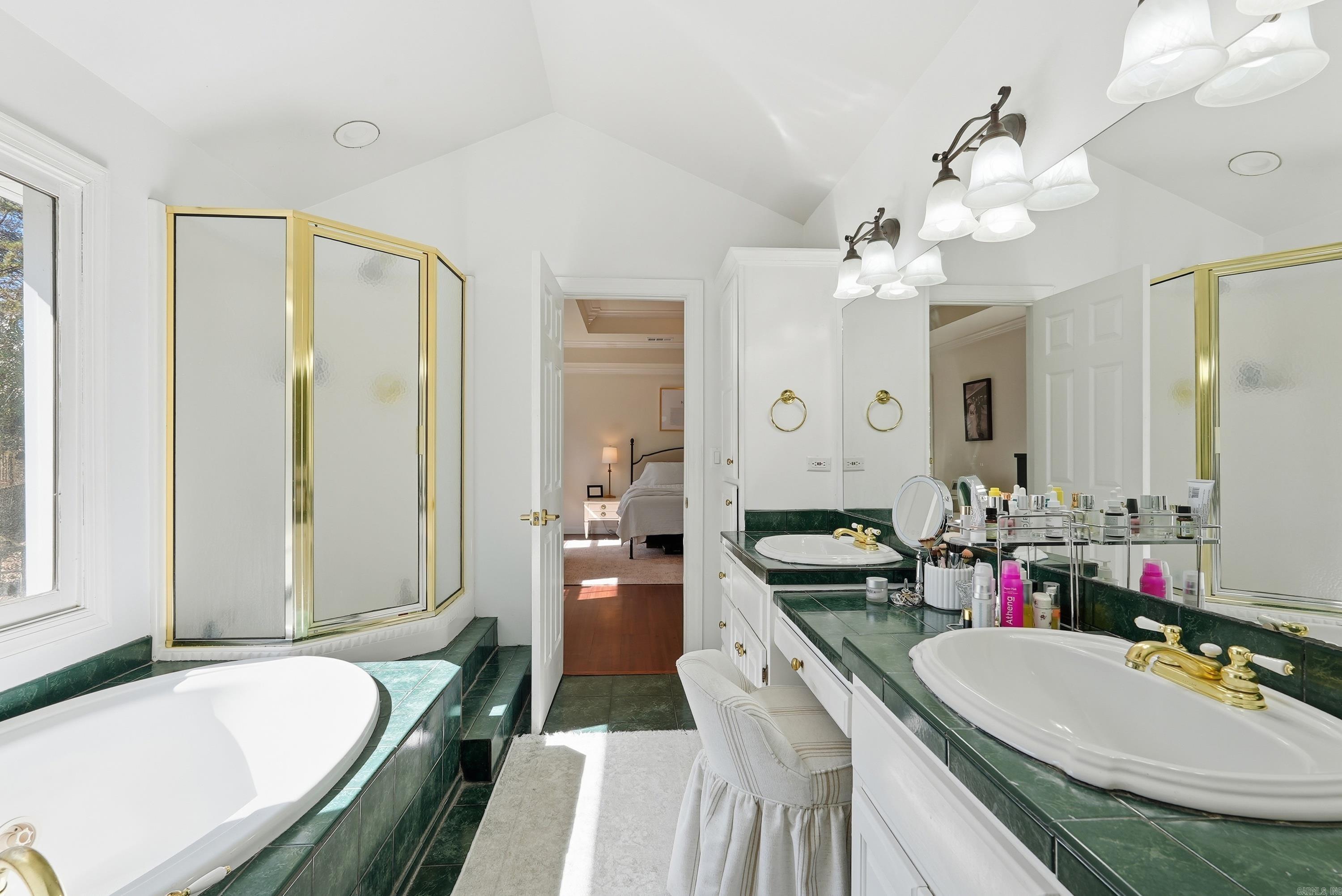 CARRIAGE CREEK - Residential