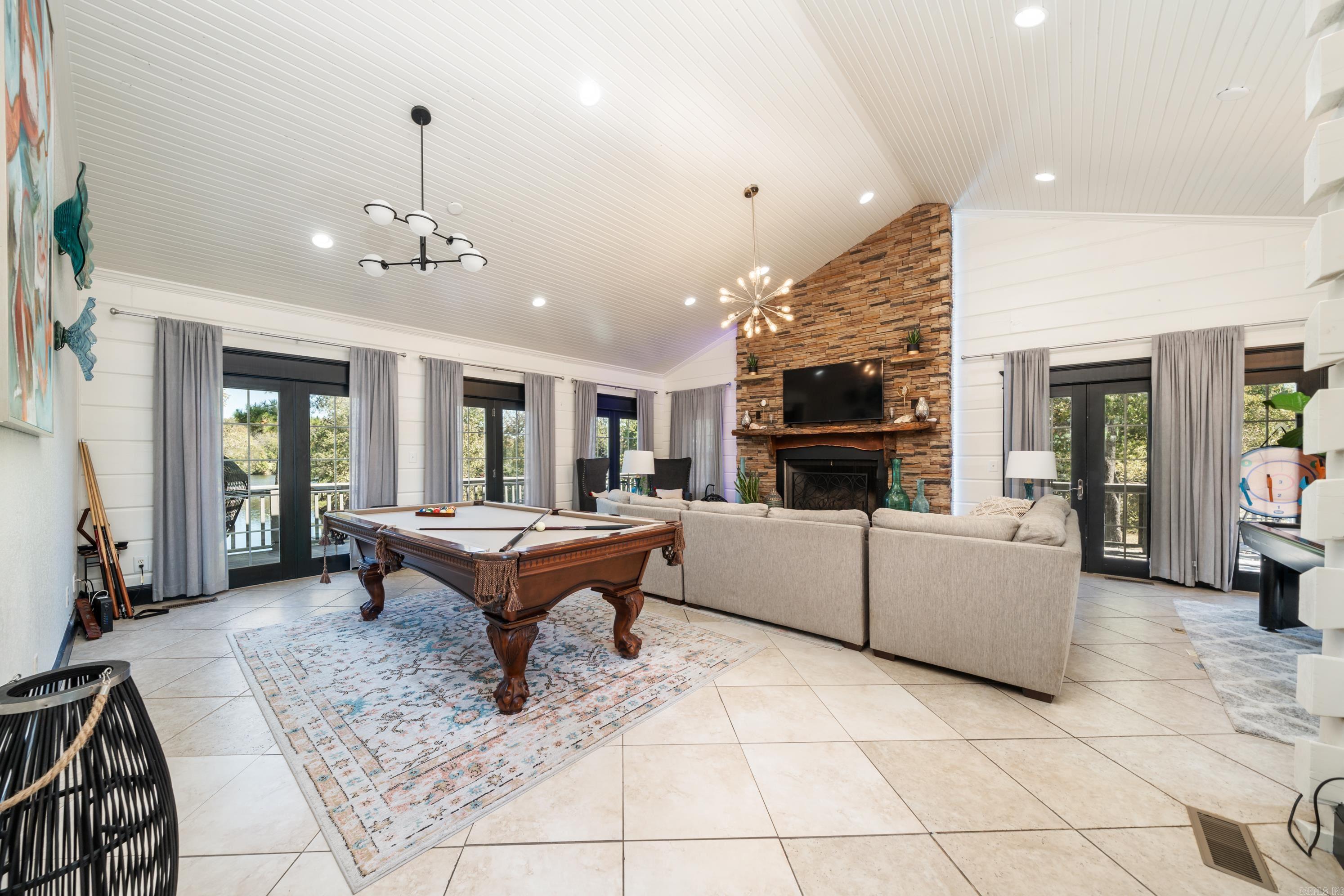 Thunderbird Beach Lake Estates - Residential