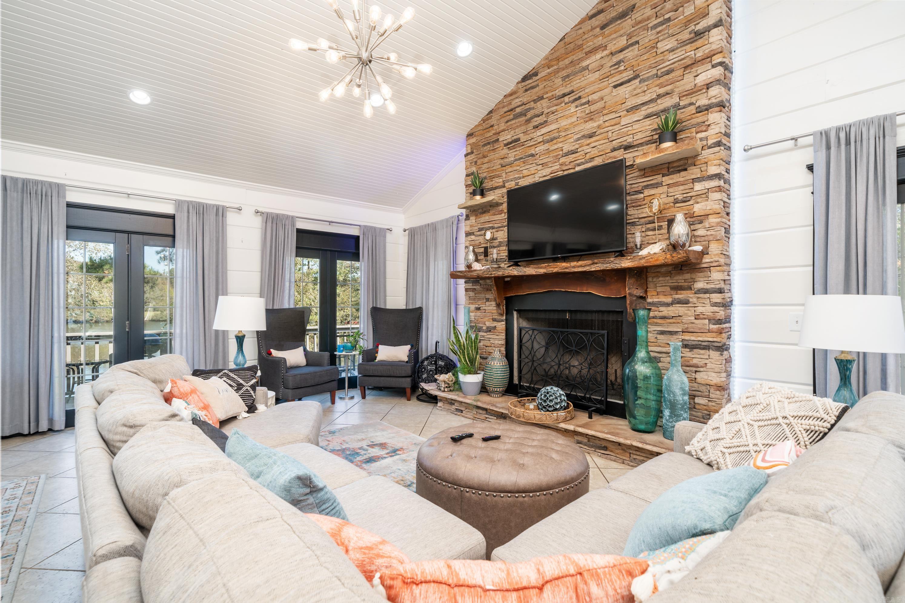 Thunderbird Beach Lake Estates - Residential