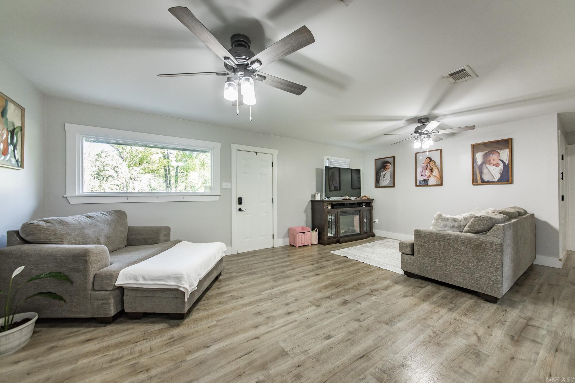 PINE PARK - Residential