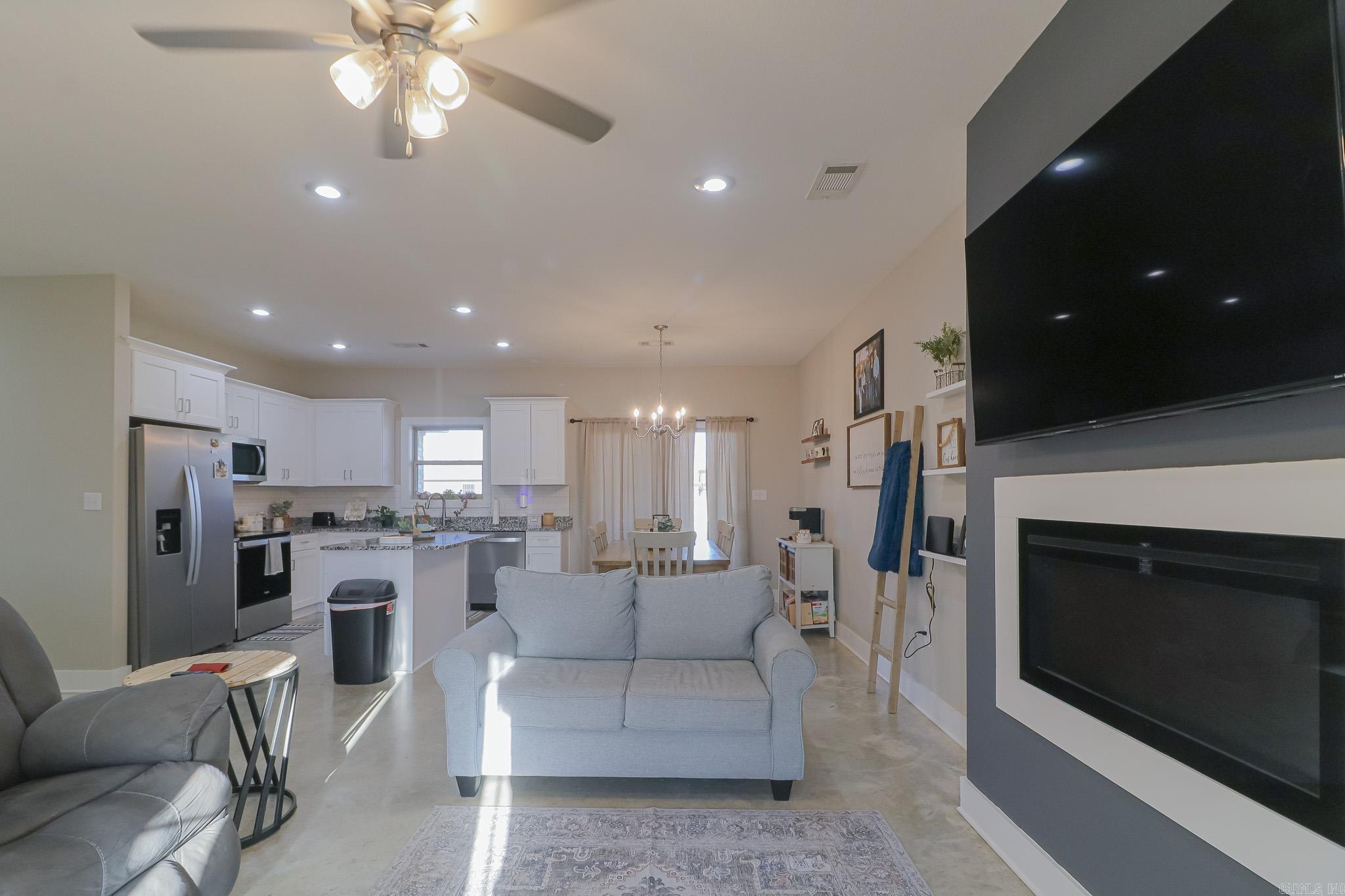 CRAFTSBURY VILLAGE - Residential