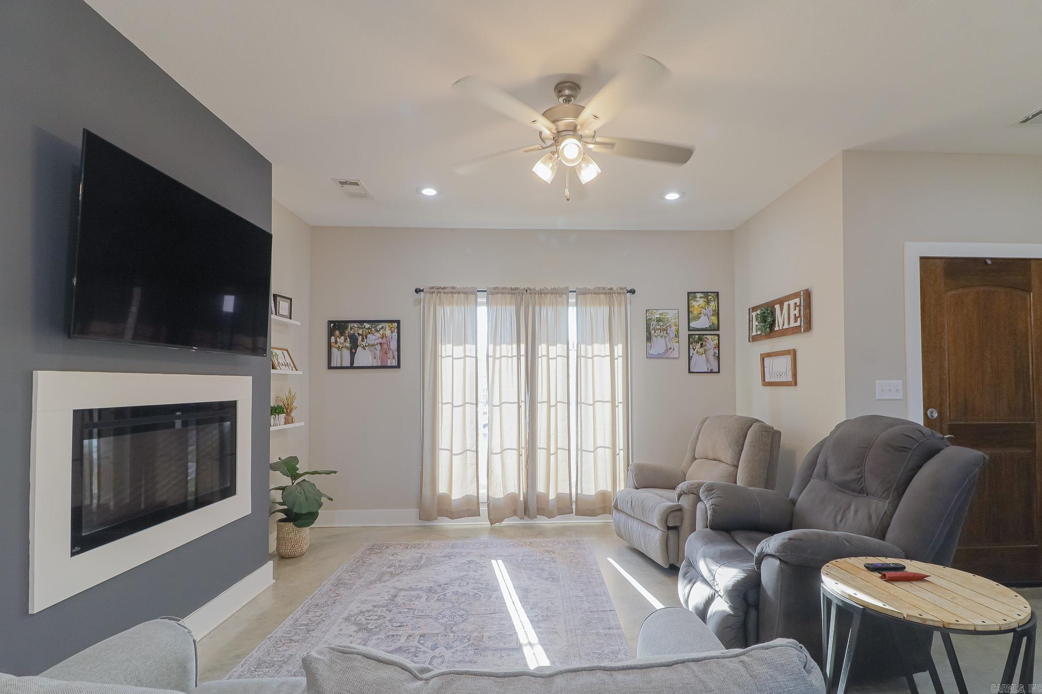 CRAFTSBURY VILLAGE - Residential