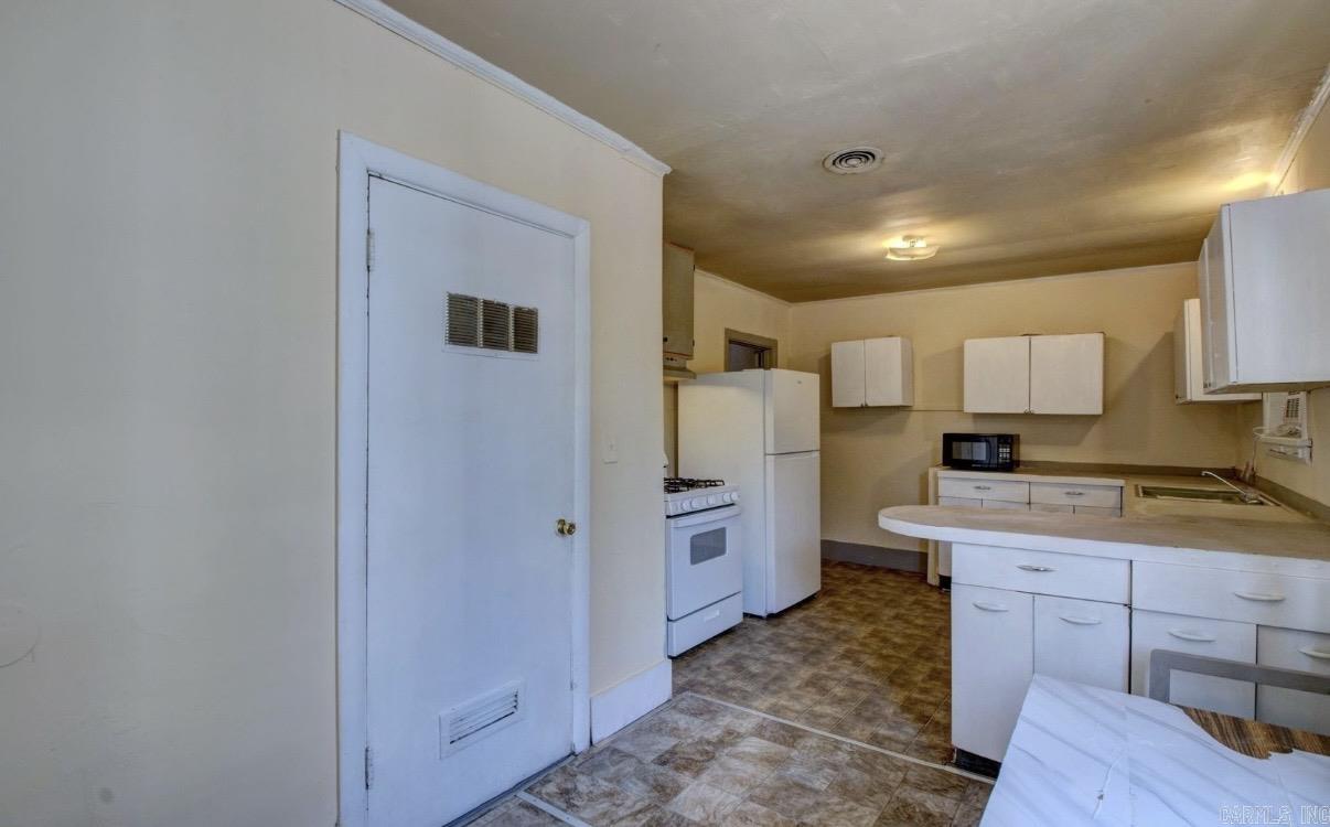 Moore & Penzel - Residential Income
