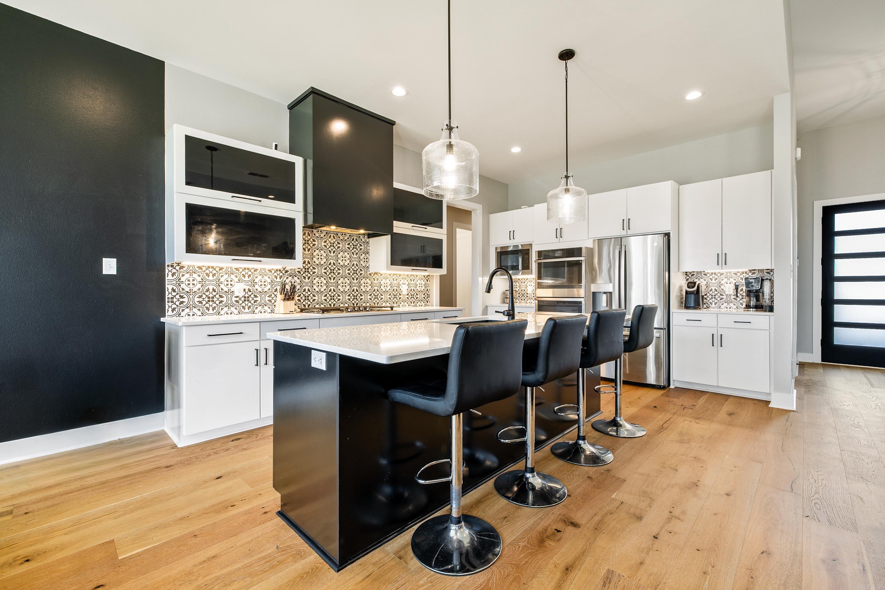 THE POINTE HURRICANE ESTATES - Residential