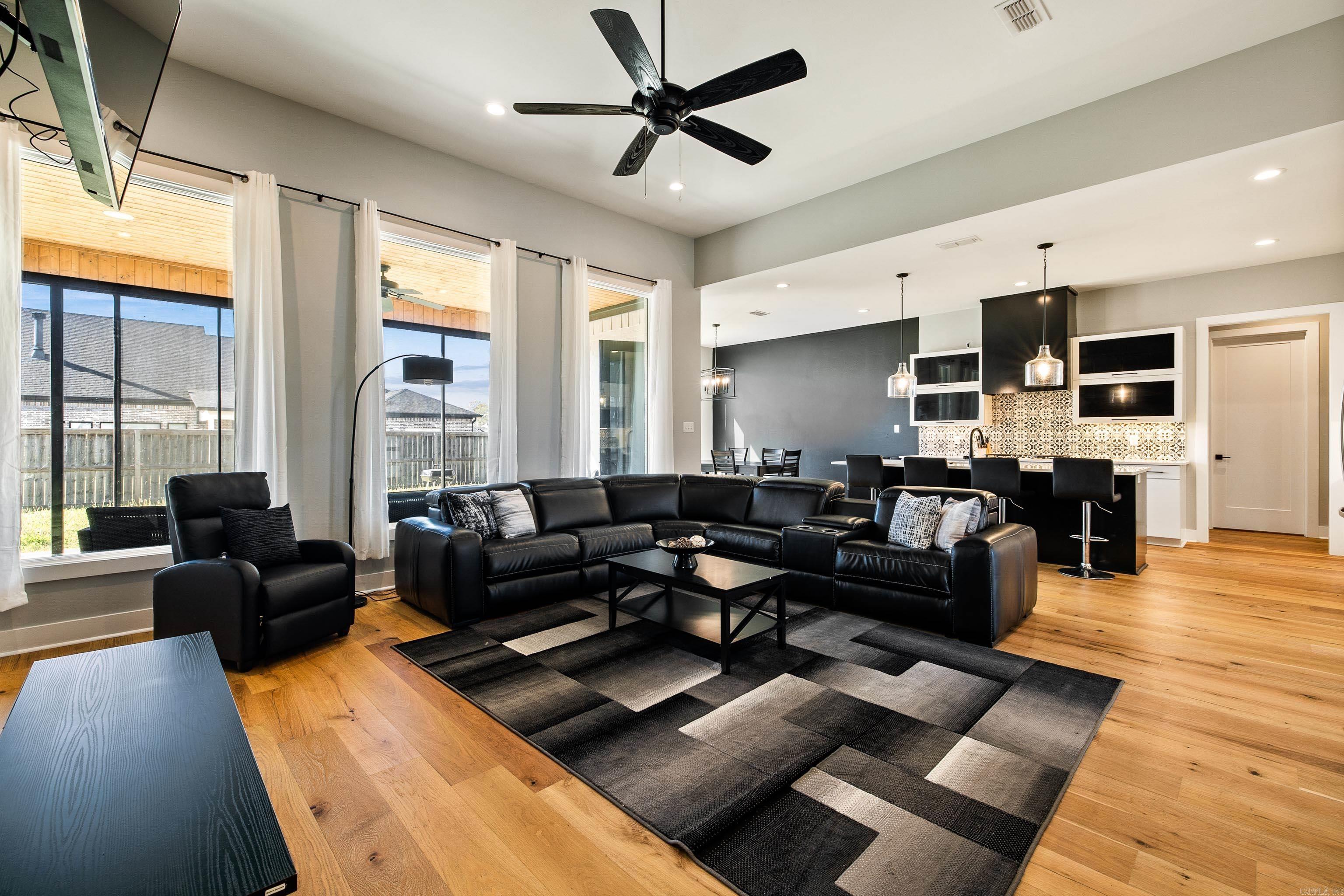 THE POINTE HURRICANE ESTATES - Residential