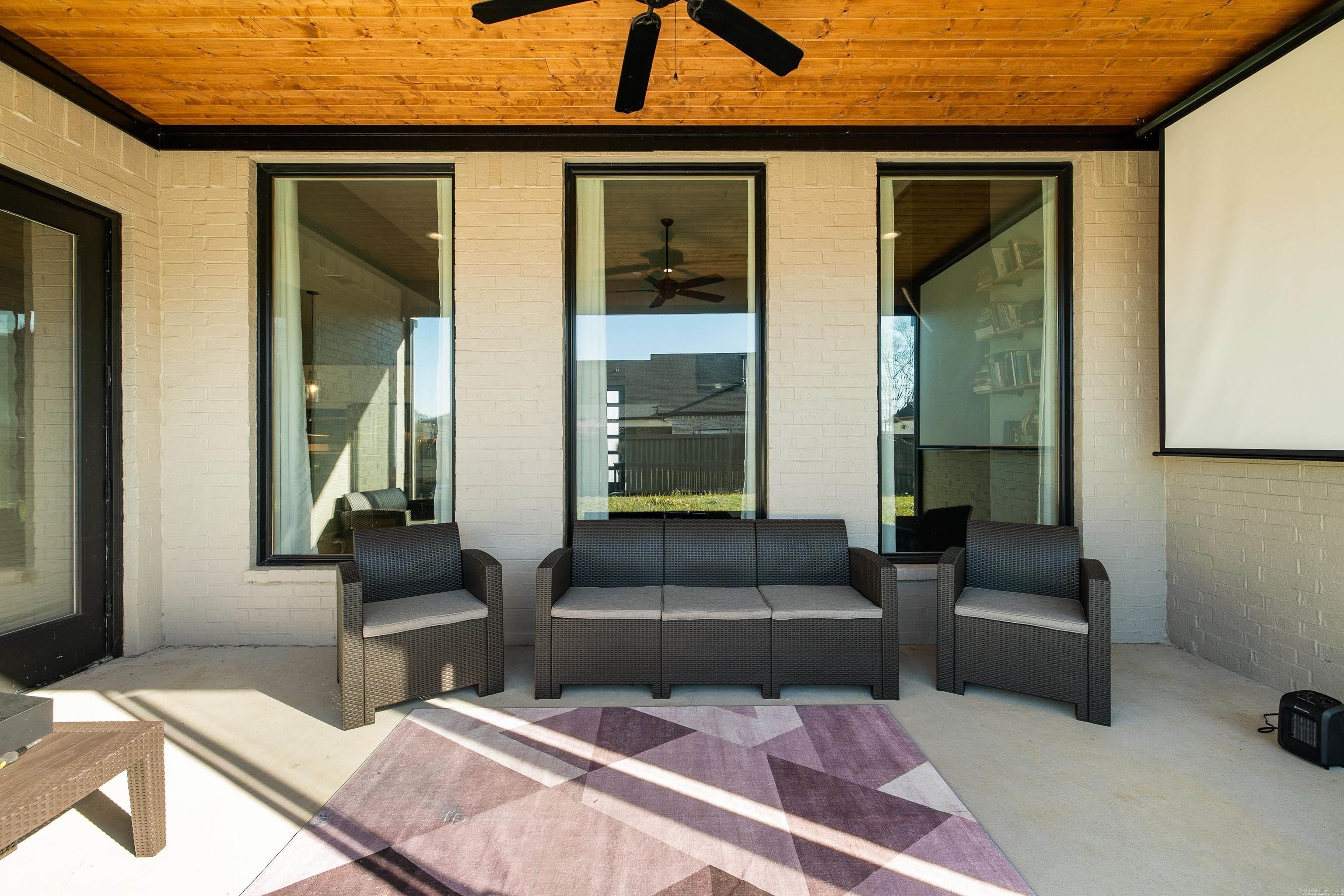 THE POINTE HURRICANE ESTATES - Residential