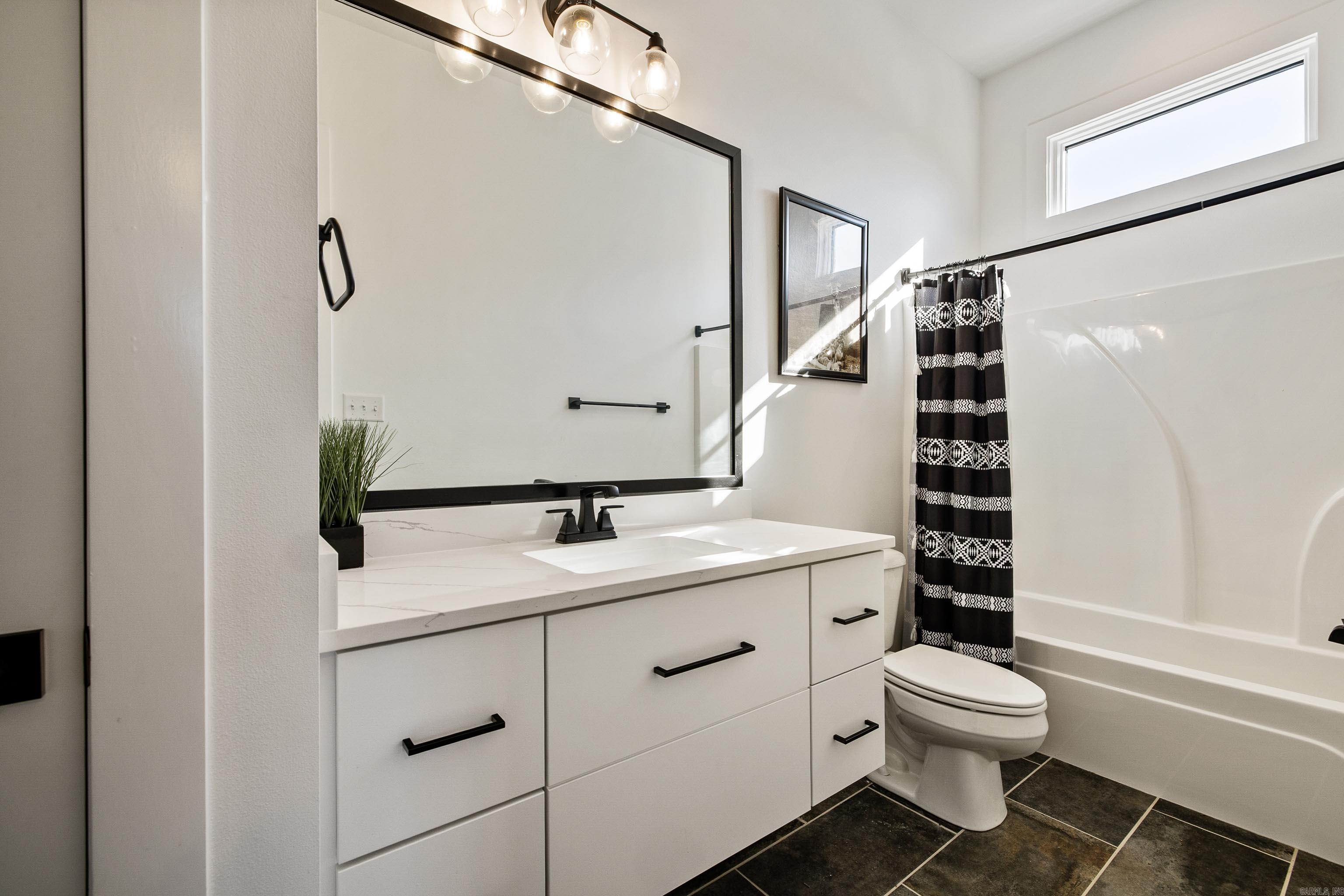 THE POINTE HURRICANE ESTATES - Residential