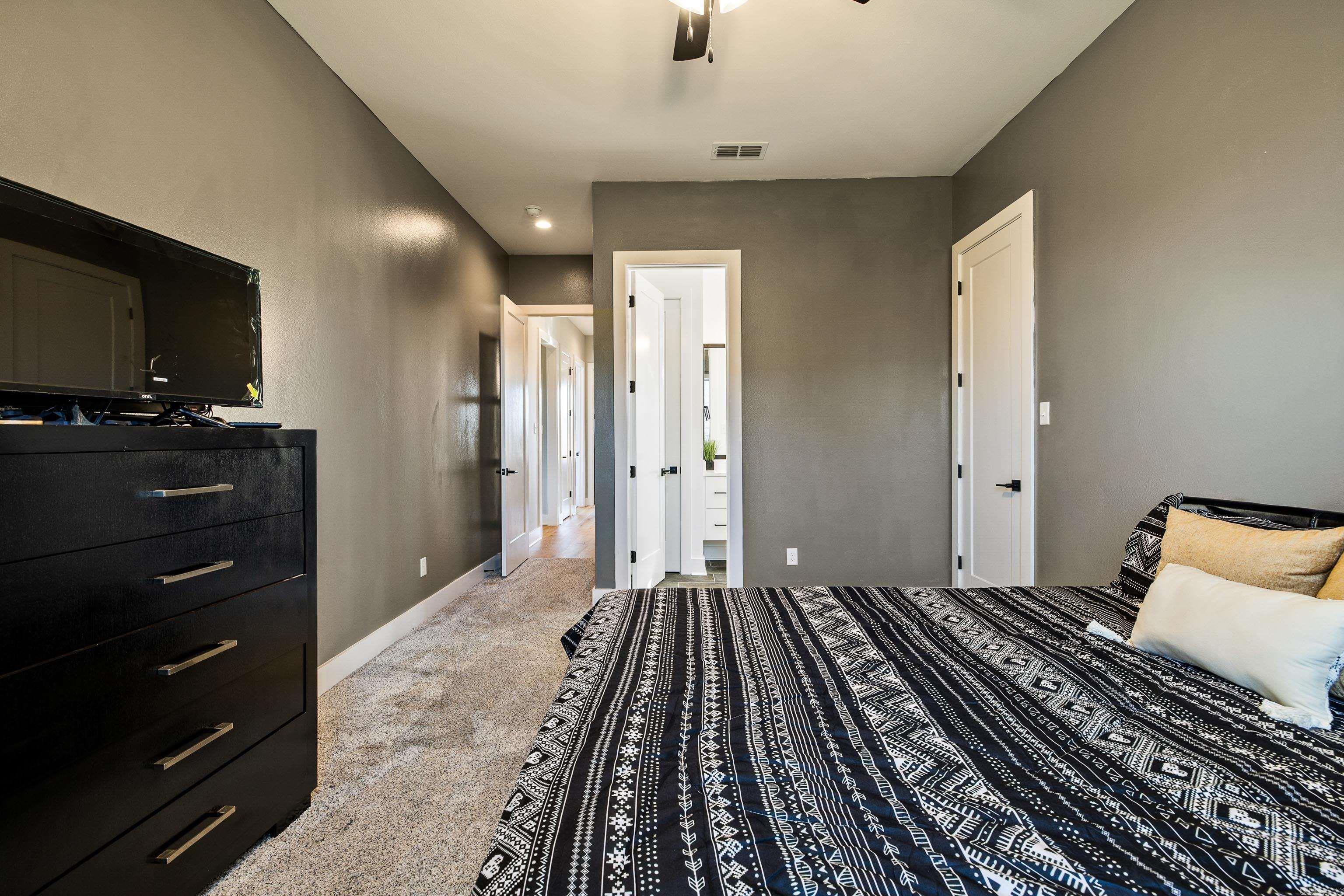 THE POINTE HURRICANE ESTATES - Residential