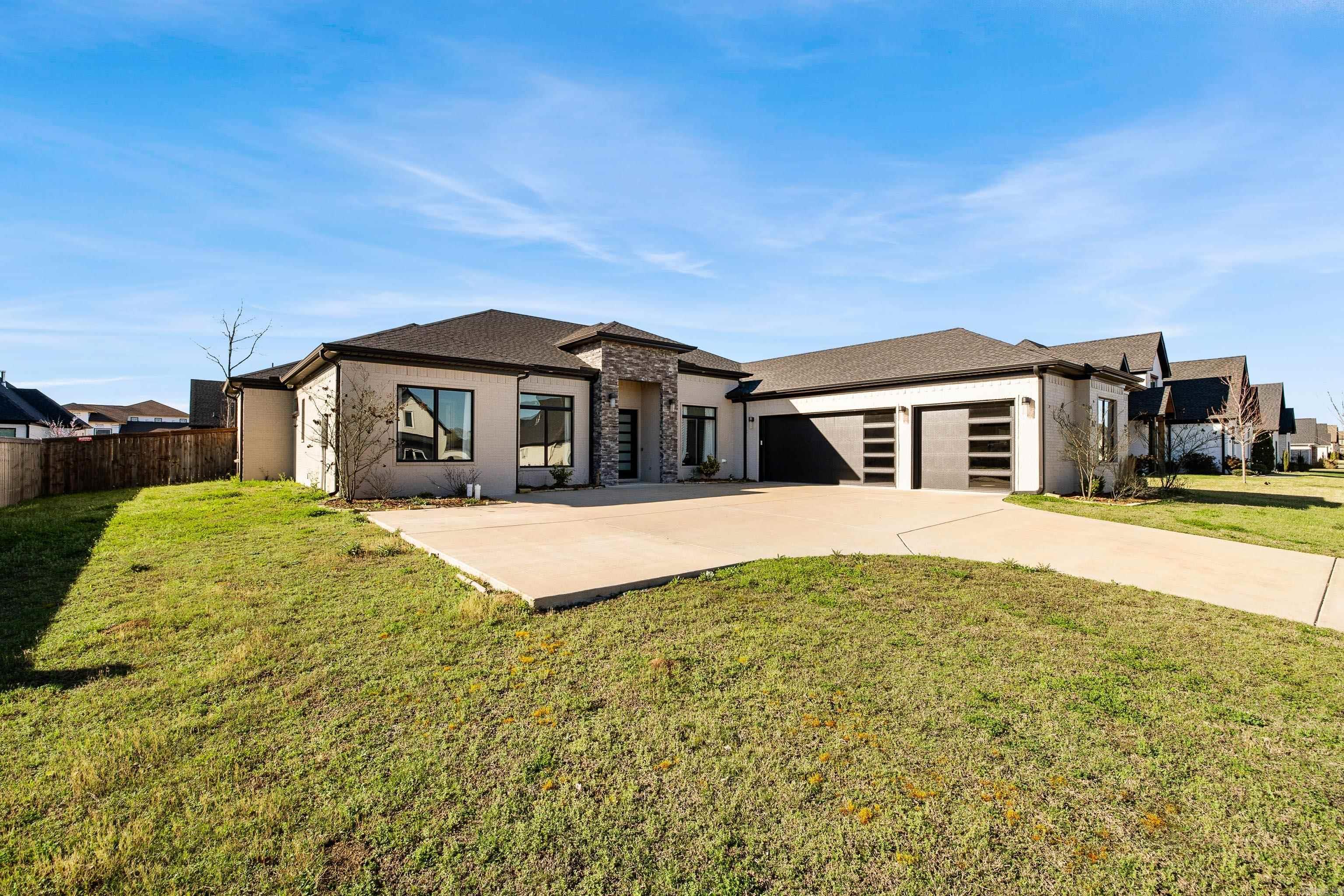 THE POINTE HURRICANE ESTATES - Residential