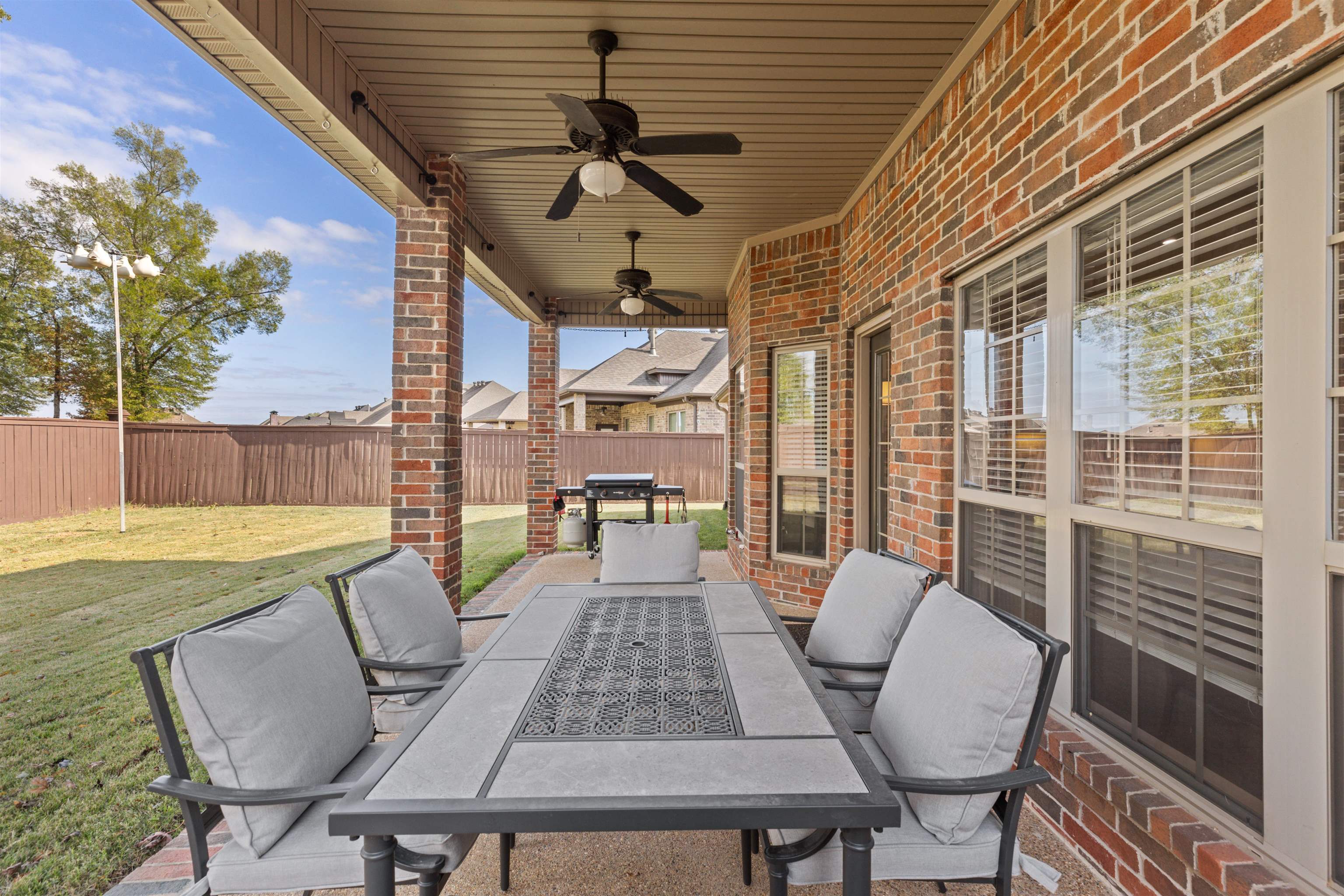 COUNTRY CLUB OF ARK THE - Residential