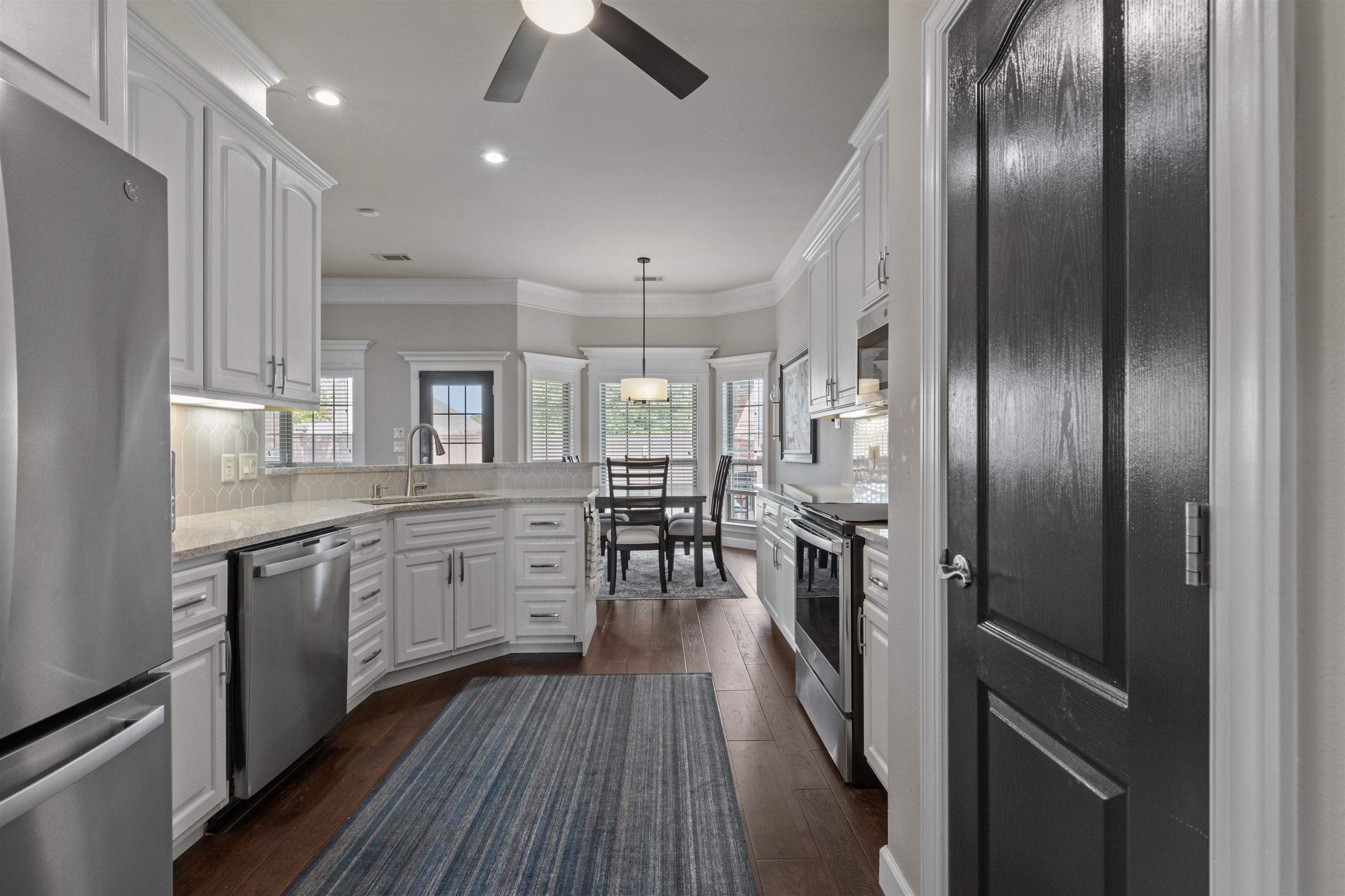 COUNTRY CLUB OF ARK THE - Residential