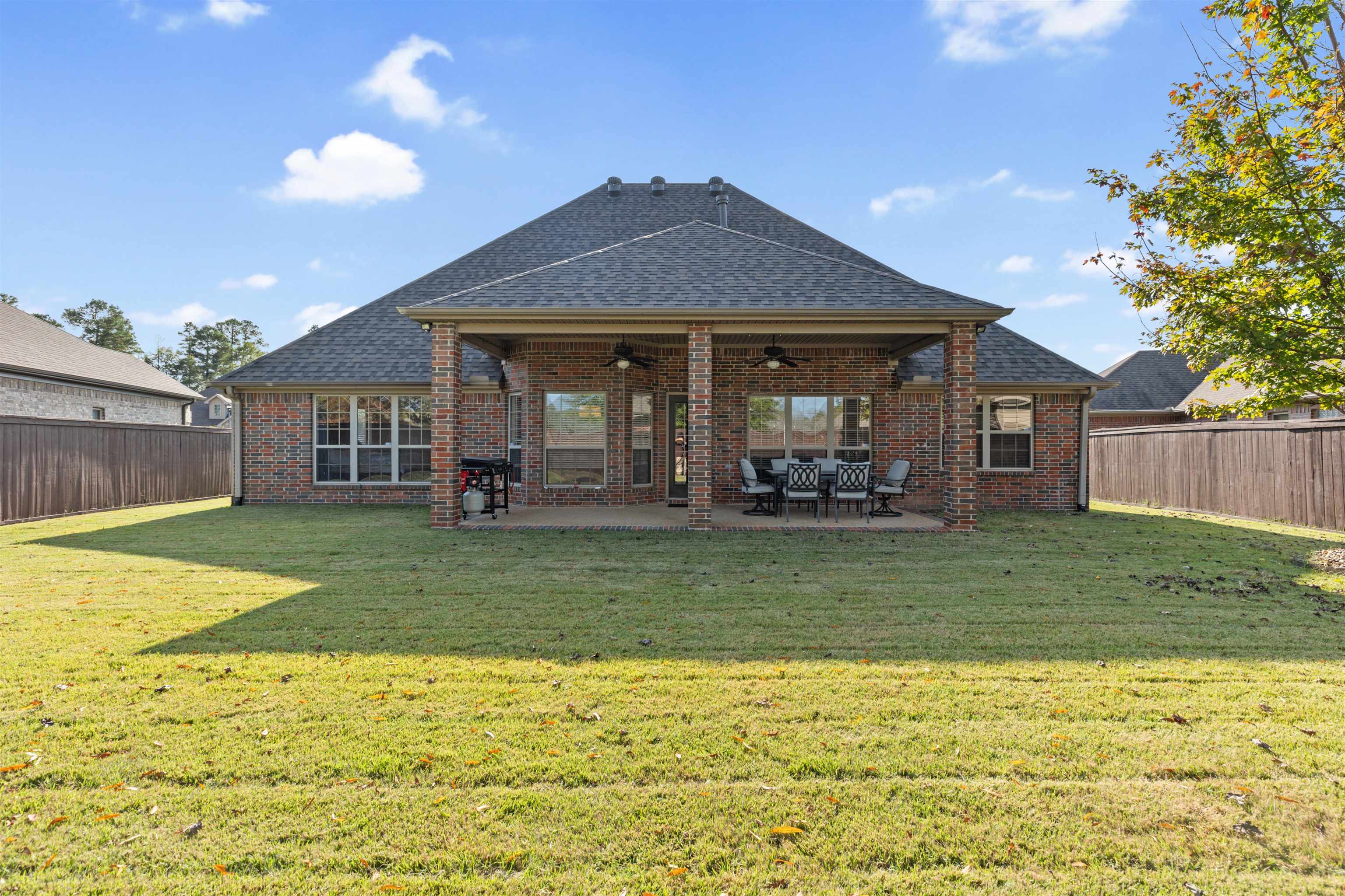 COUNTRY CLUB OF ARK THE - Residential