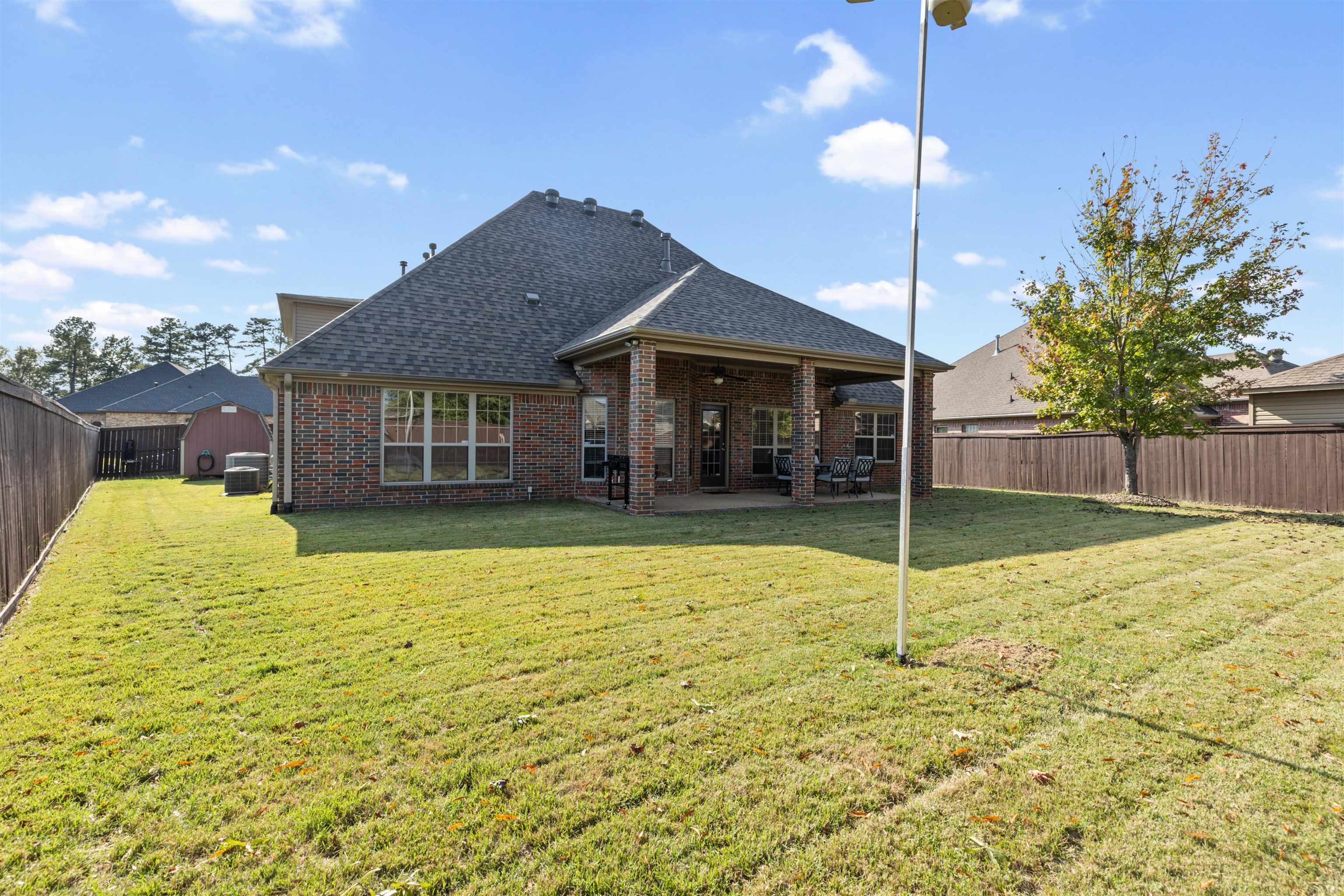 COUNTRY CLUB OF ARK THE - Residential