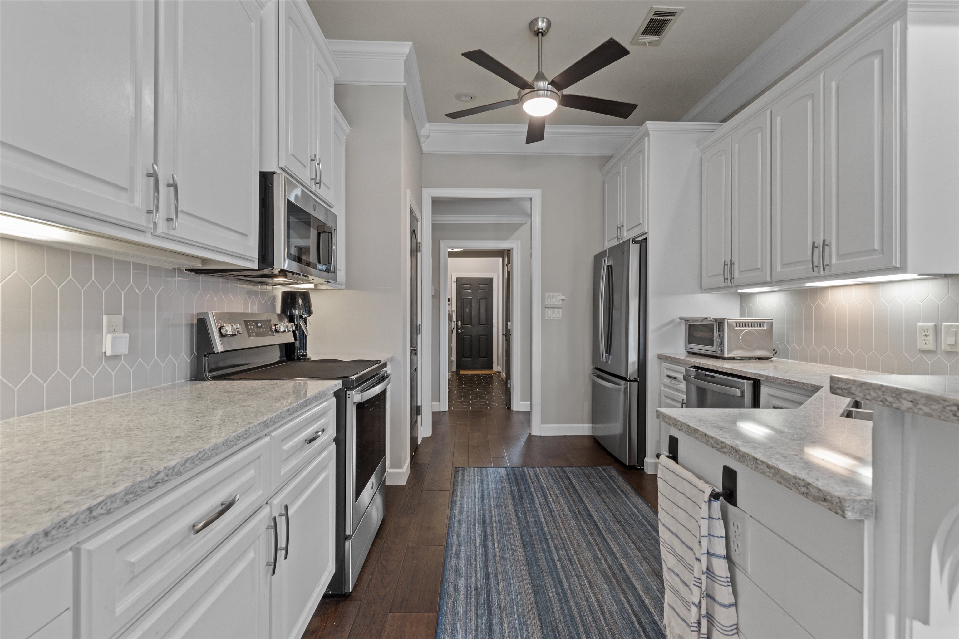 COUNTRY CLUB OF ARK THE - Residential