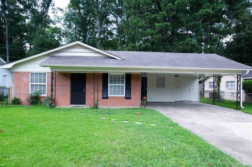 Newly Renovated 3bd/2ba home in Little Rock! Brand new kitchen ,also brand new flooring  throughout the house . Beautiful home ! Move in ready !  Come check it out !