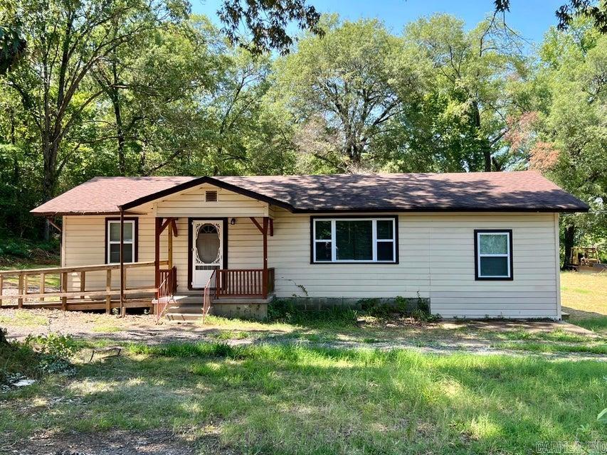 Owners are ready to sell!! This recently remodeled 1274 Square Foot Home with 3 bedrooms 2 baths sits on nearly 1 acre. Large Kitchen and Living Room, and Luxury Vinyl Plank flooring throughout the home. Less than 30 minutes from Conway and Russellville with quick access to US 64.