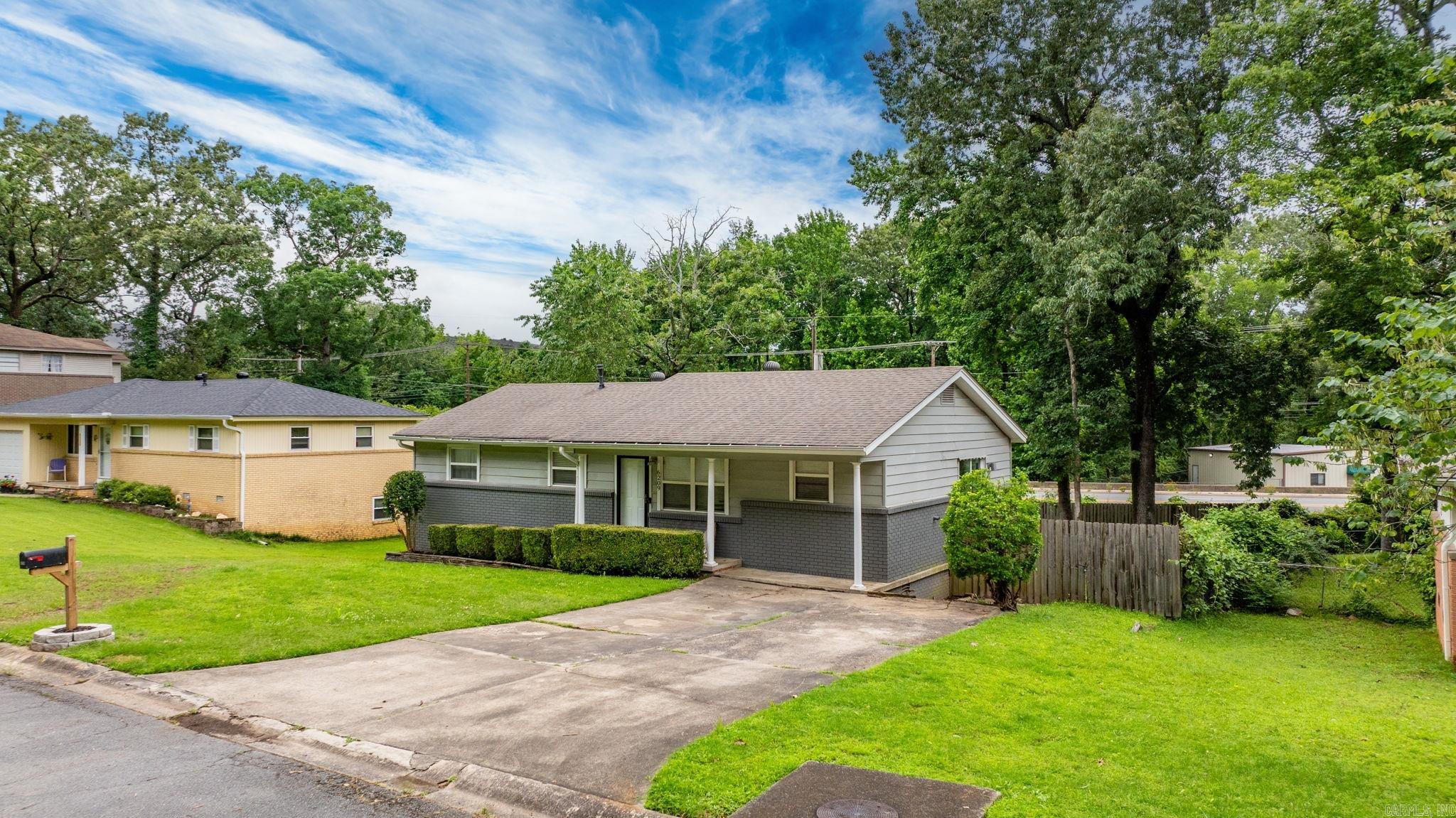 INDIAN HILLS - Residential