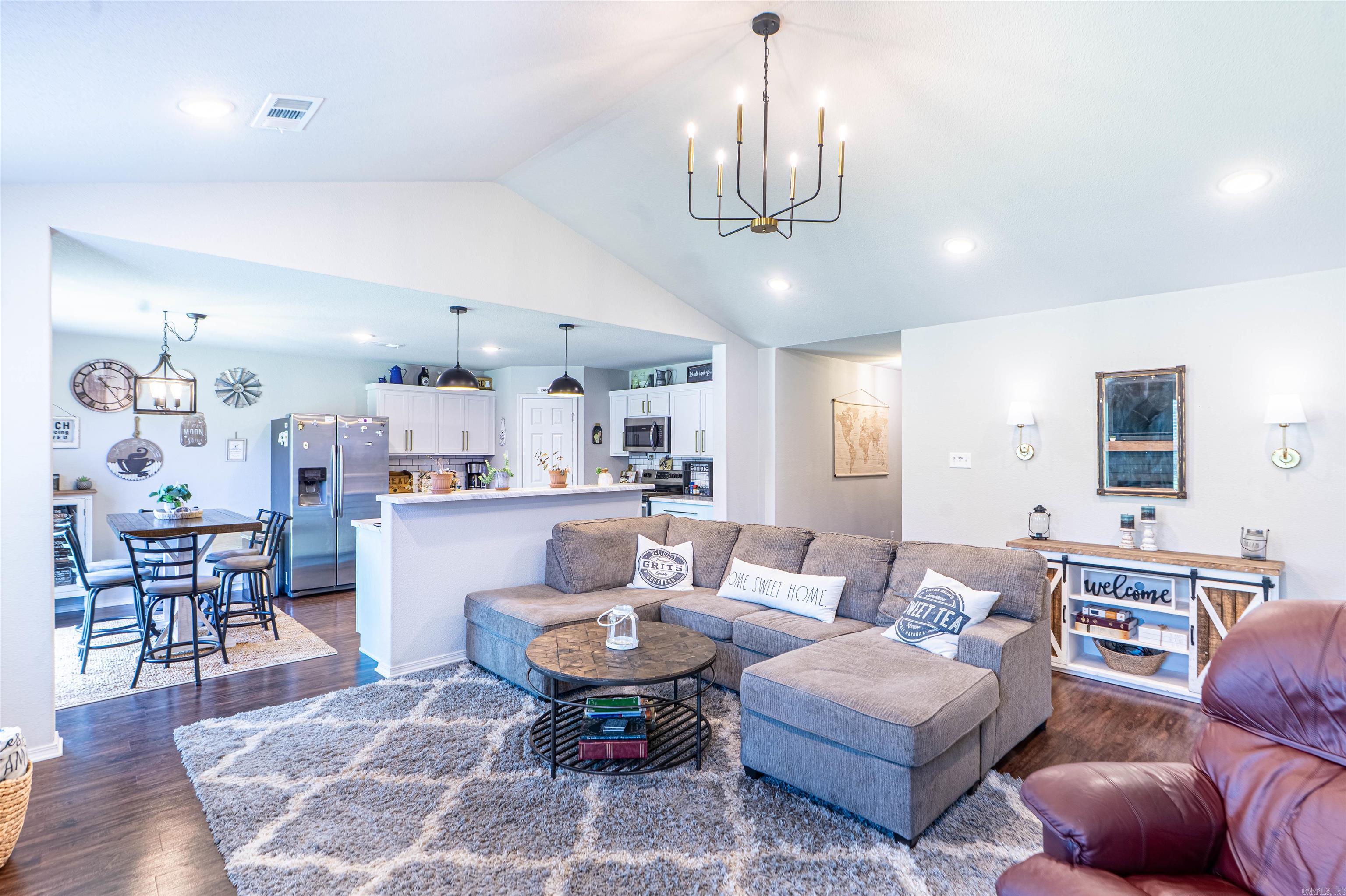 JUDE'S CROSSING - Residential