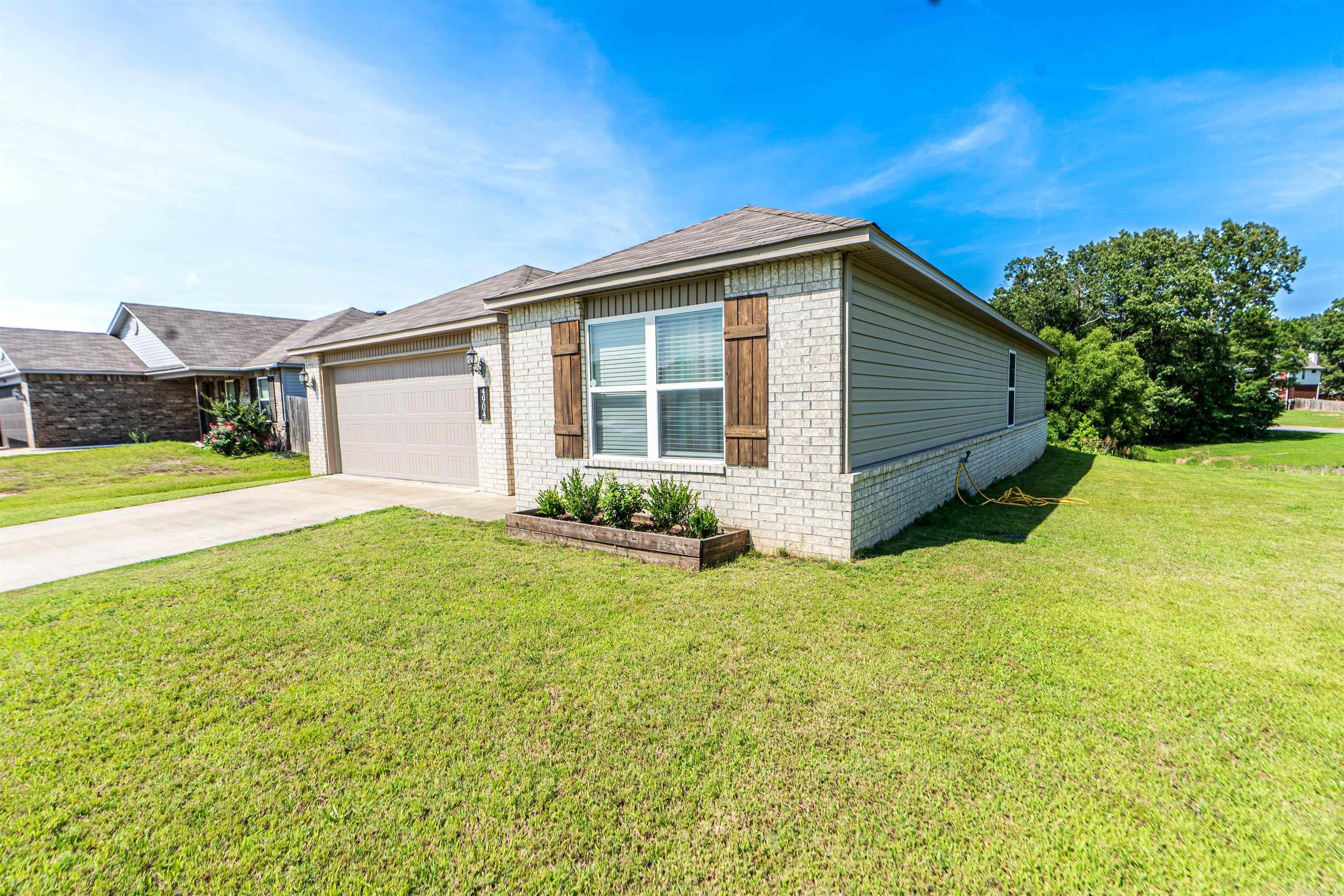 JUDE'S CROSSING - Residential